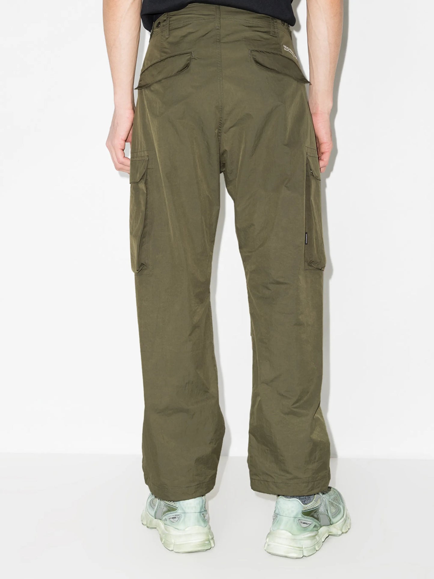 straight-leg cargo trousers