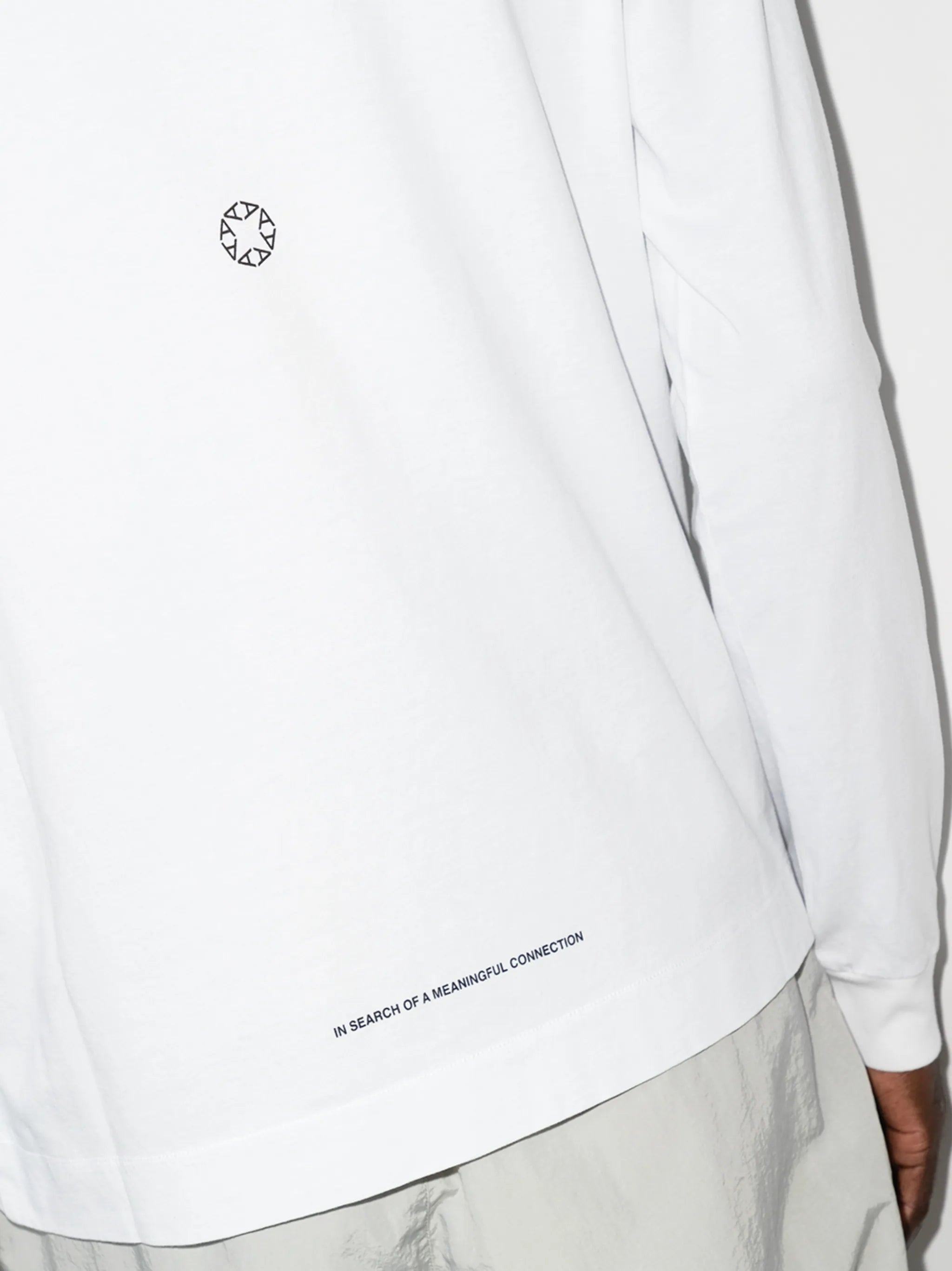 spray-logo long-sleeve T-shirt