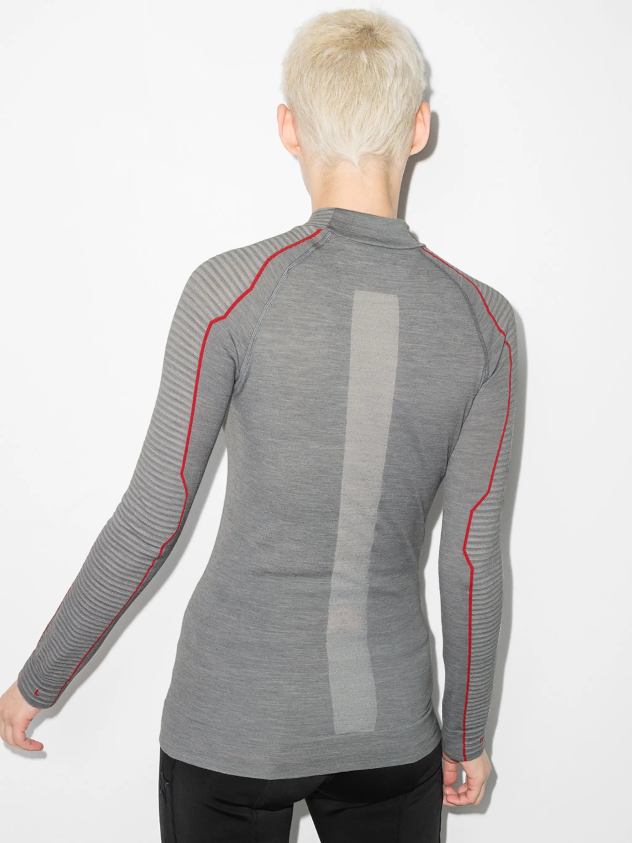 contrasting-trim compression top