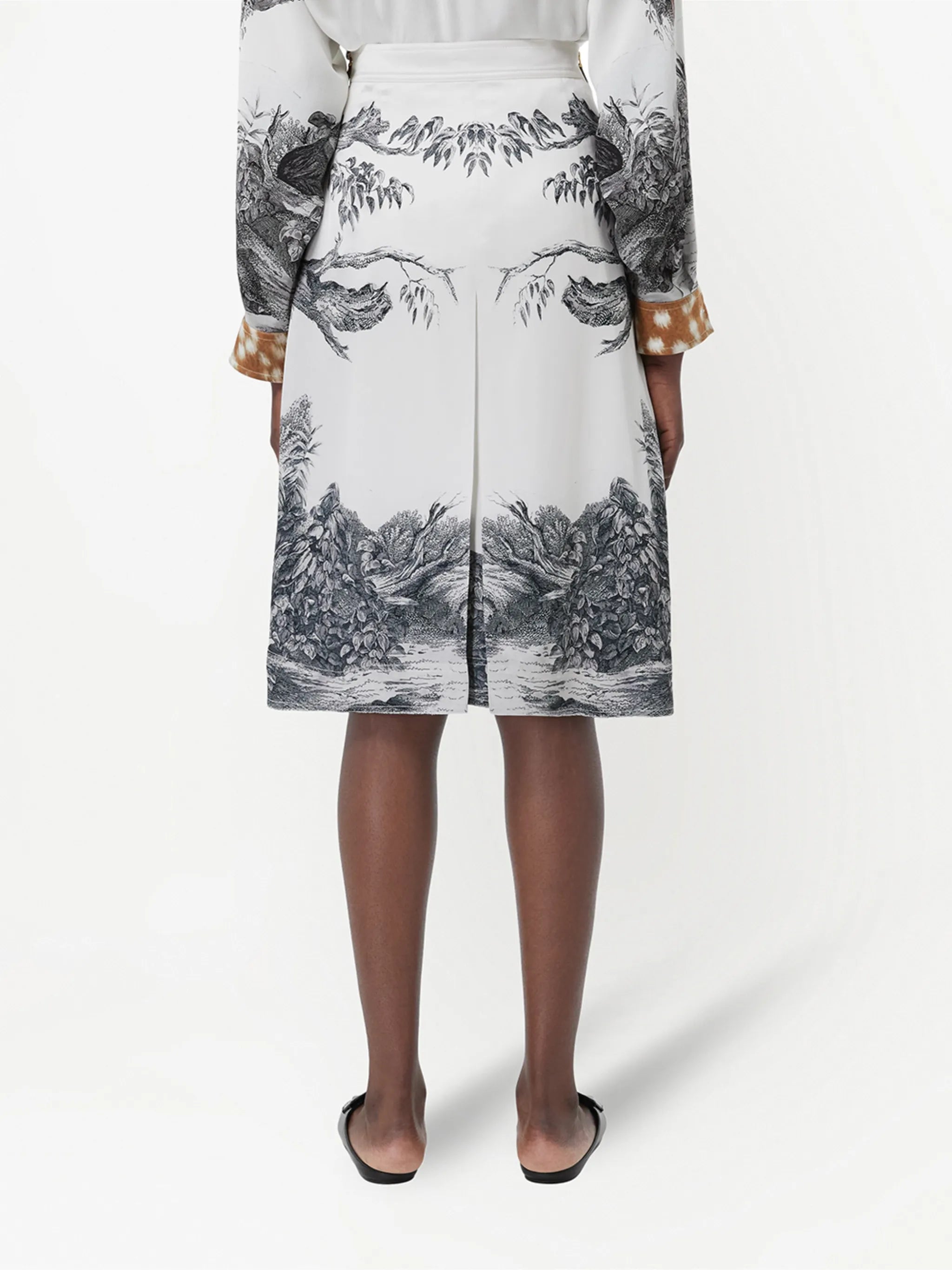 deer sketch printed skirt