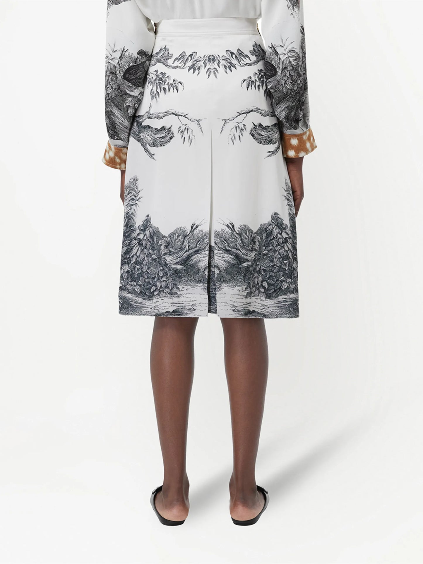 deer sketch printed skirt