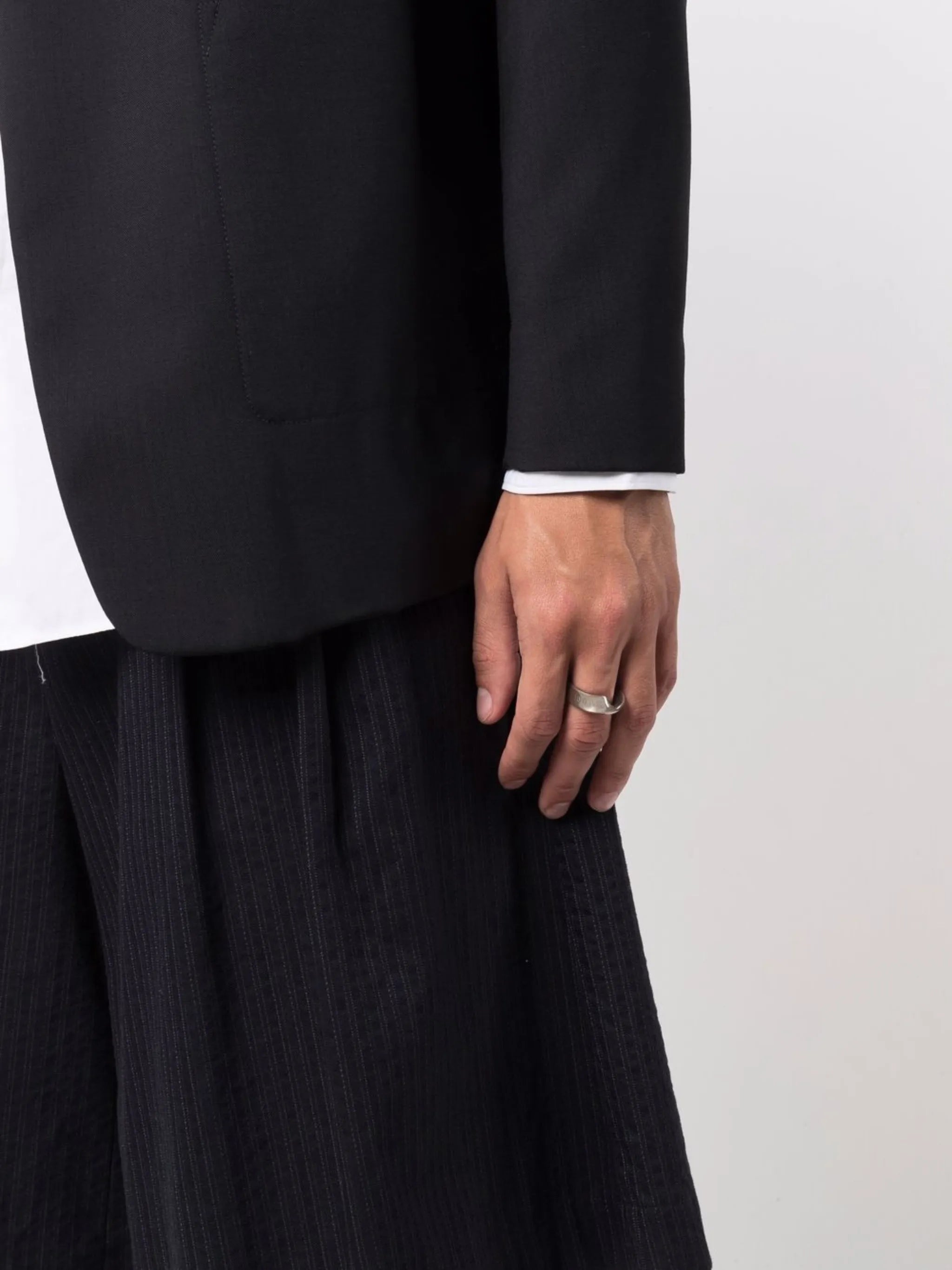numbers-motif twisted ring