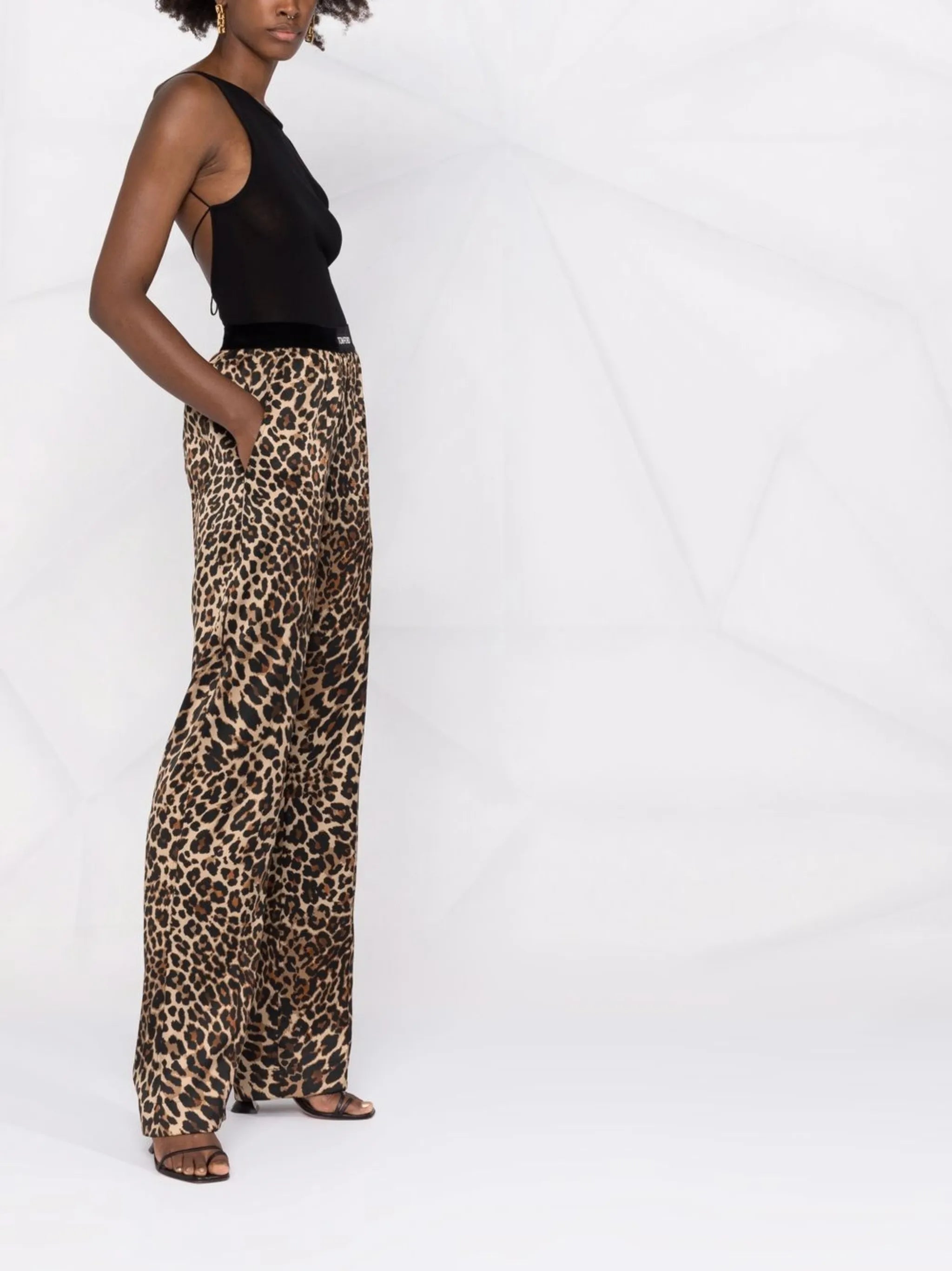 leopard-print straight-leg trousers