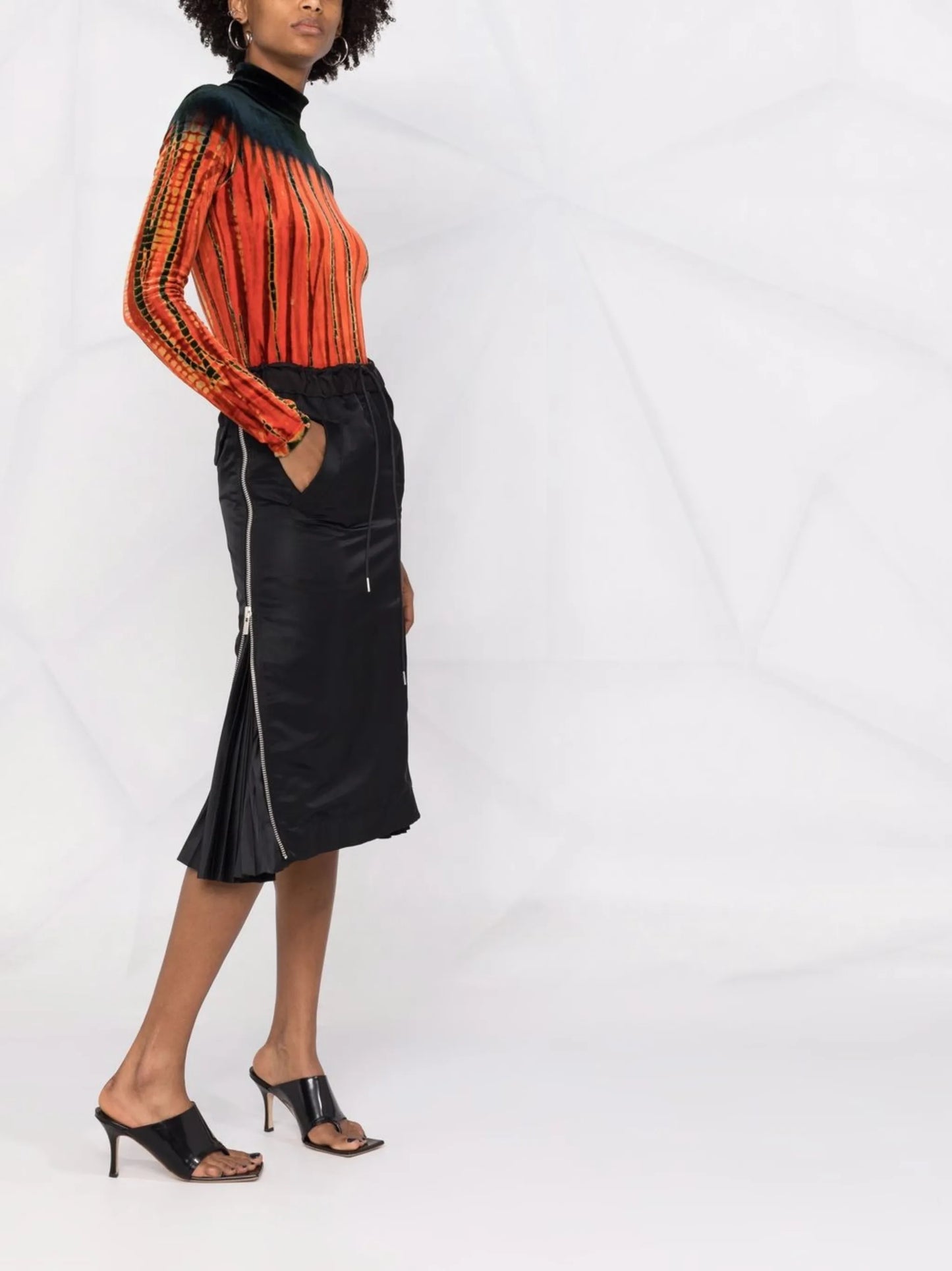 contrast-panel pleated skirt