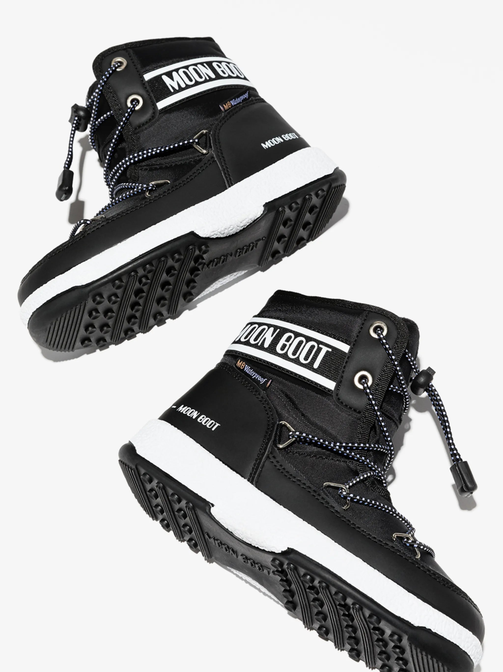 lace-up padded boots