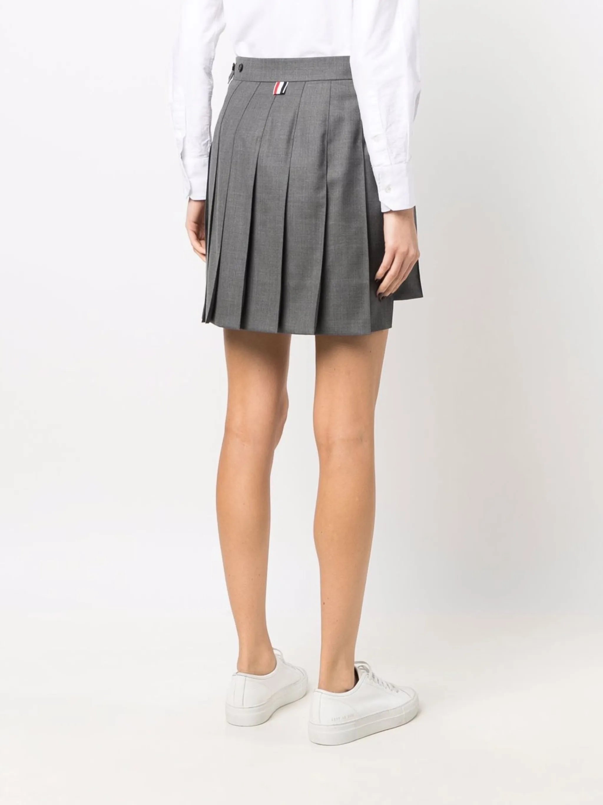 step-hem pleated skirt