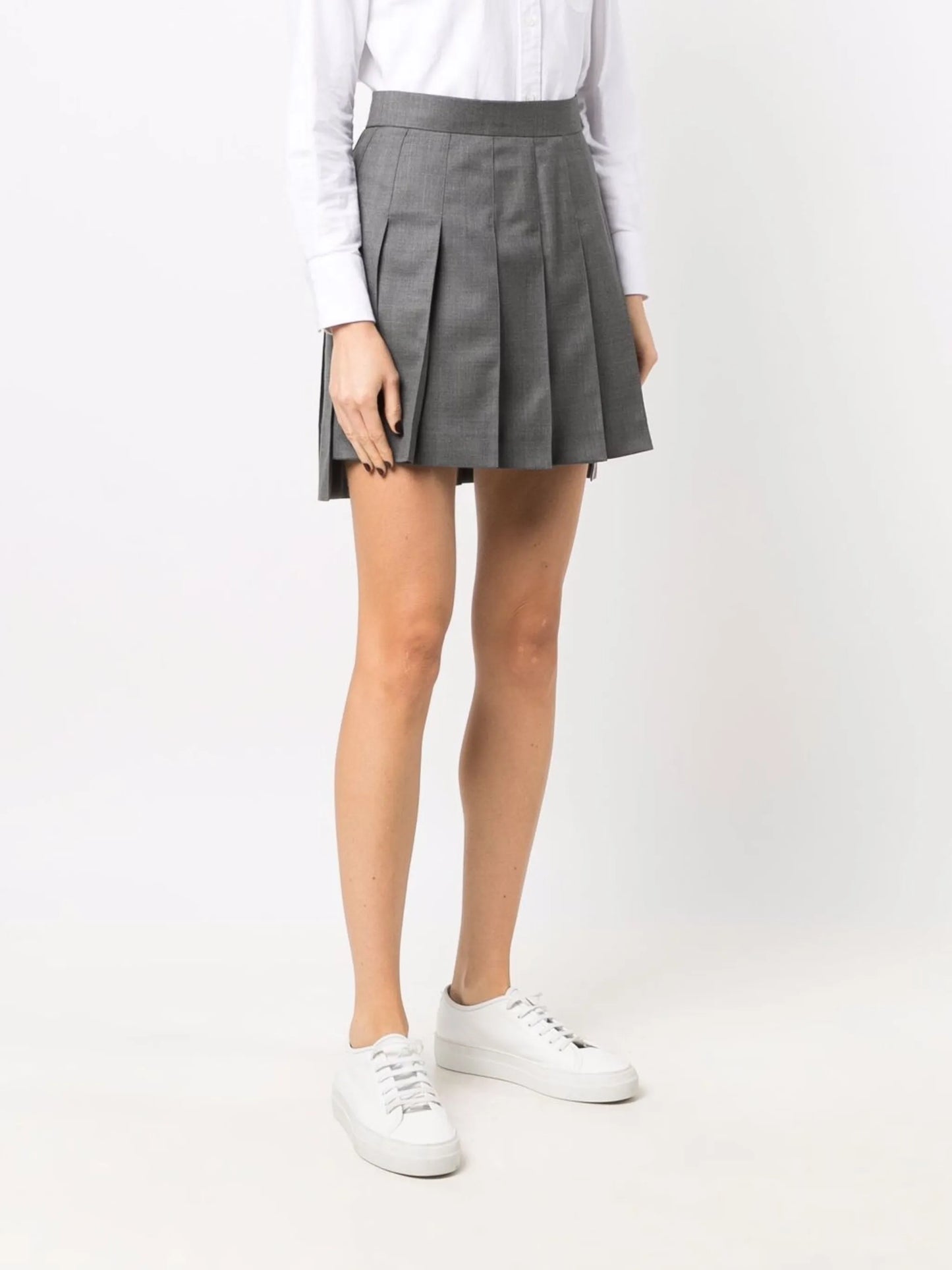 step-hem pleated skirt