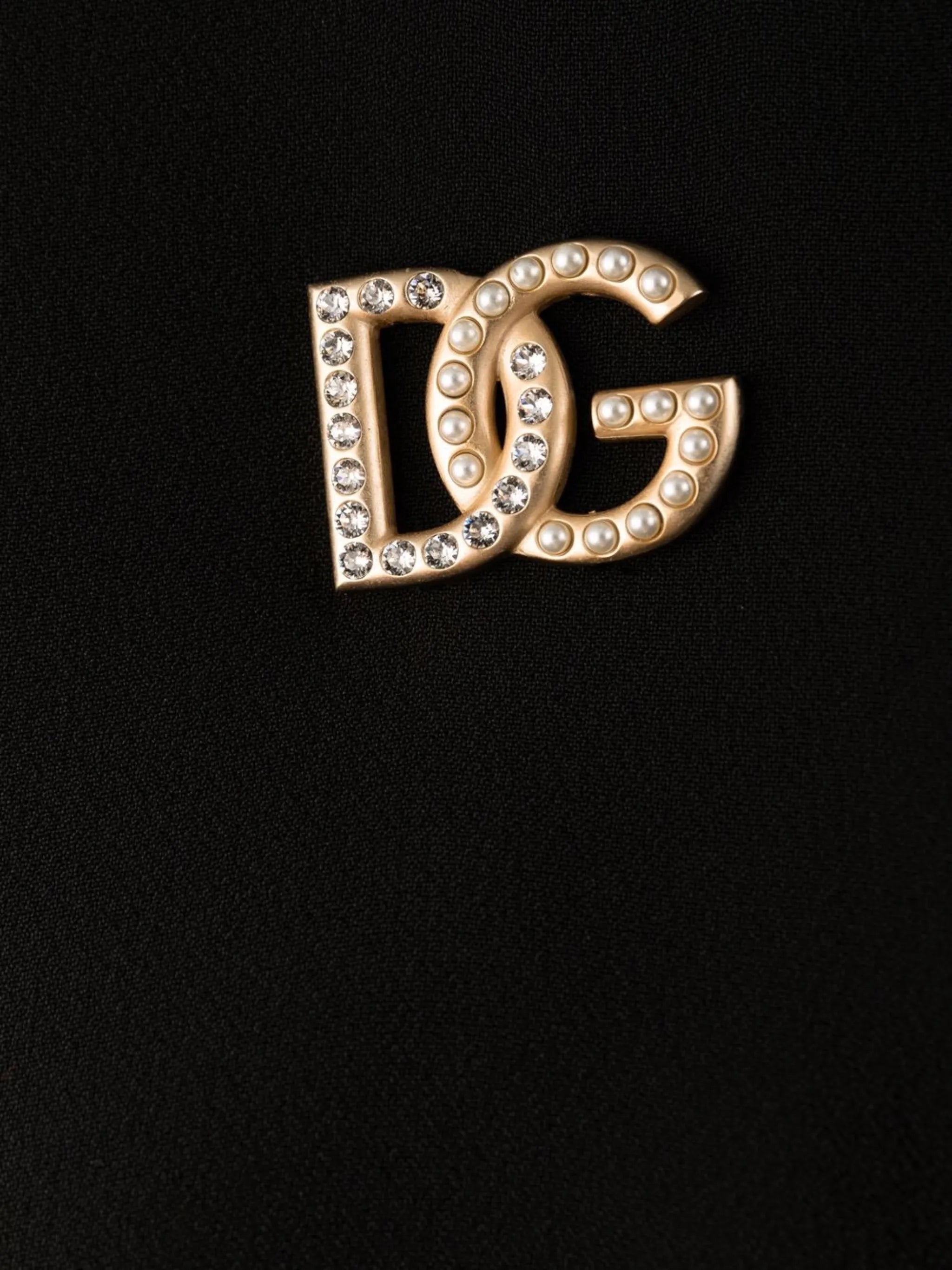 logo-plaque V-neck dress