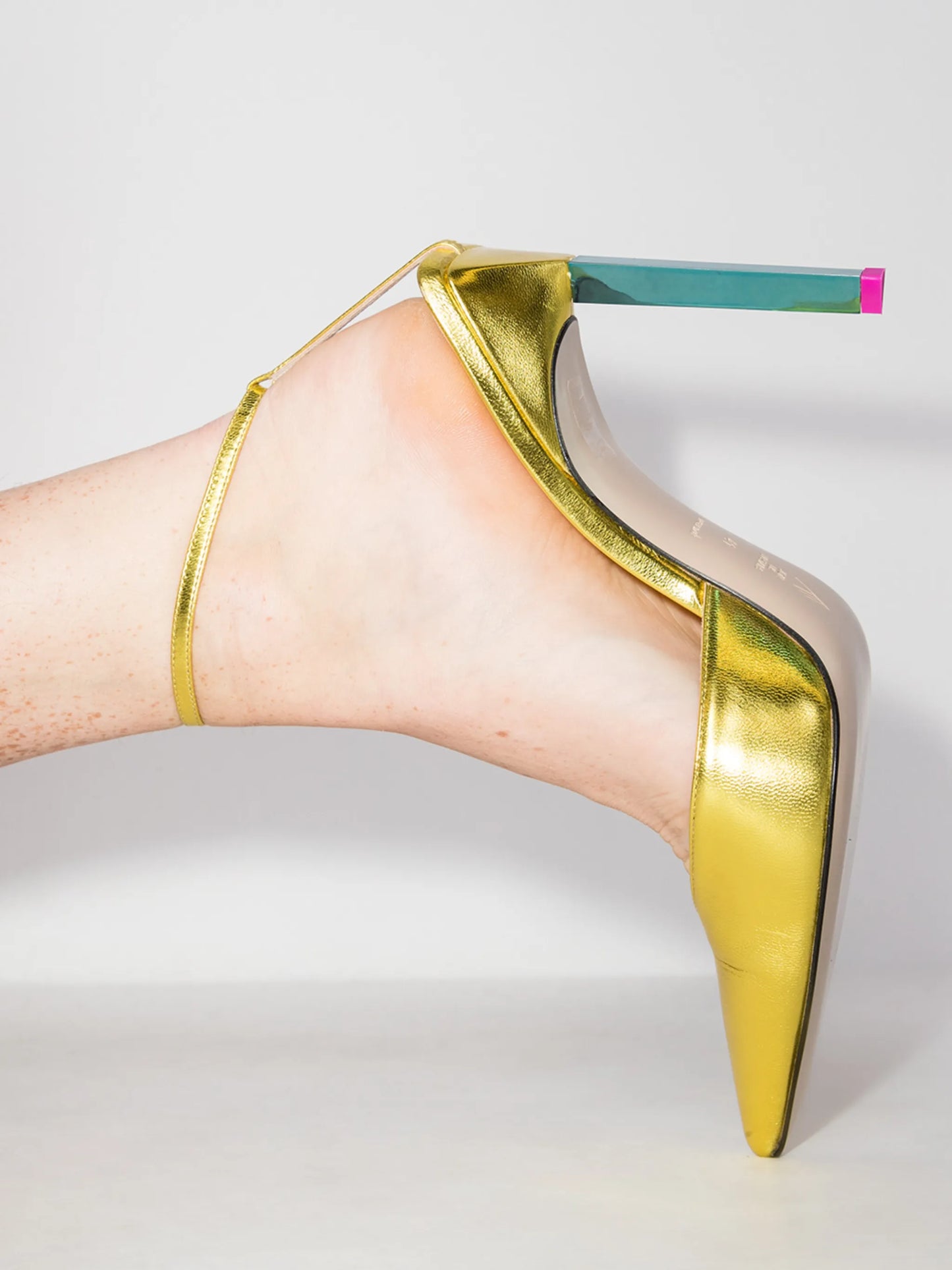 Perine metallic pumps