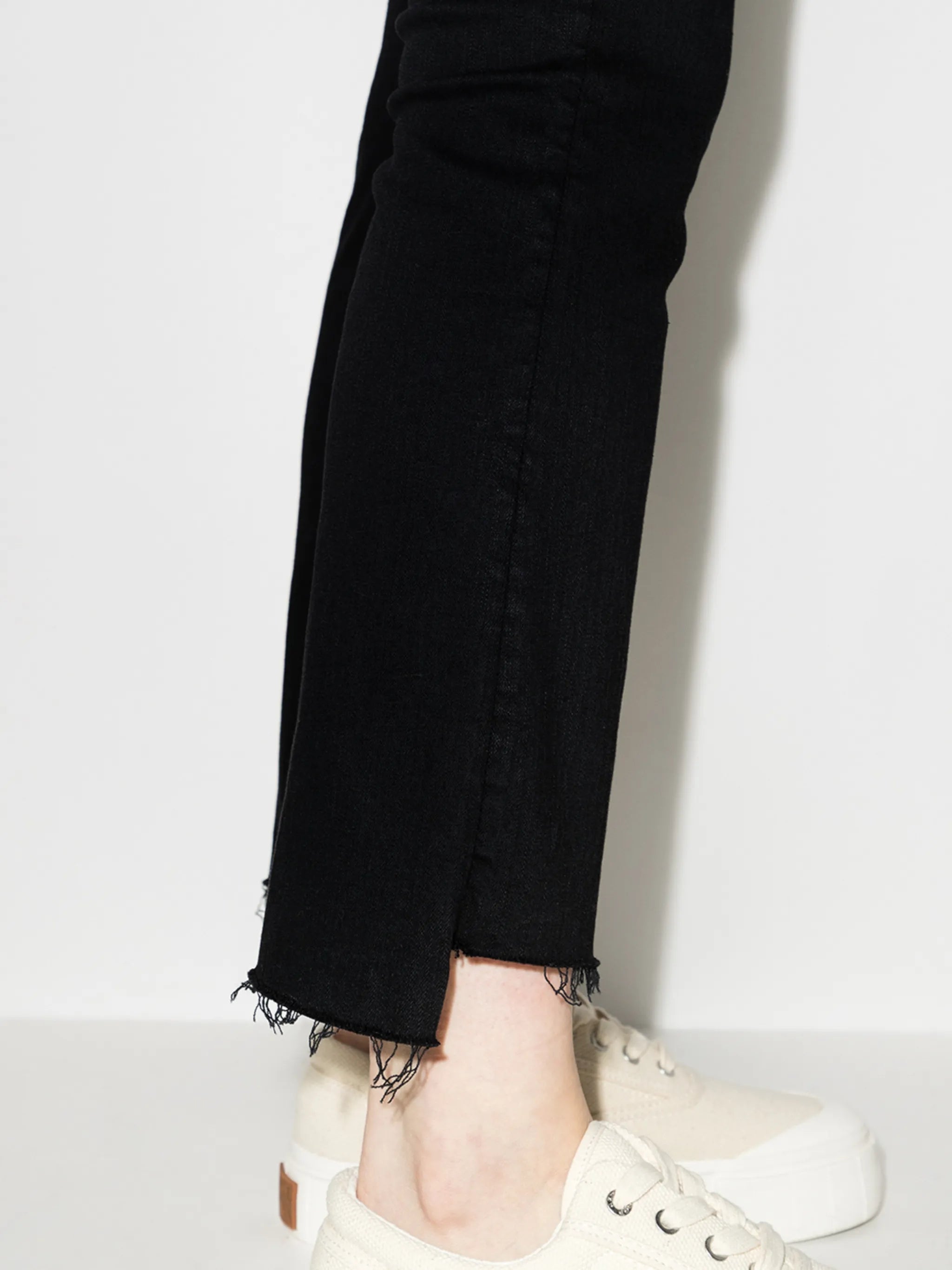 The Insider Crop Step Fray jeans