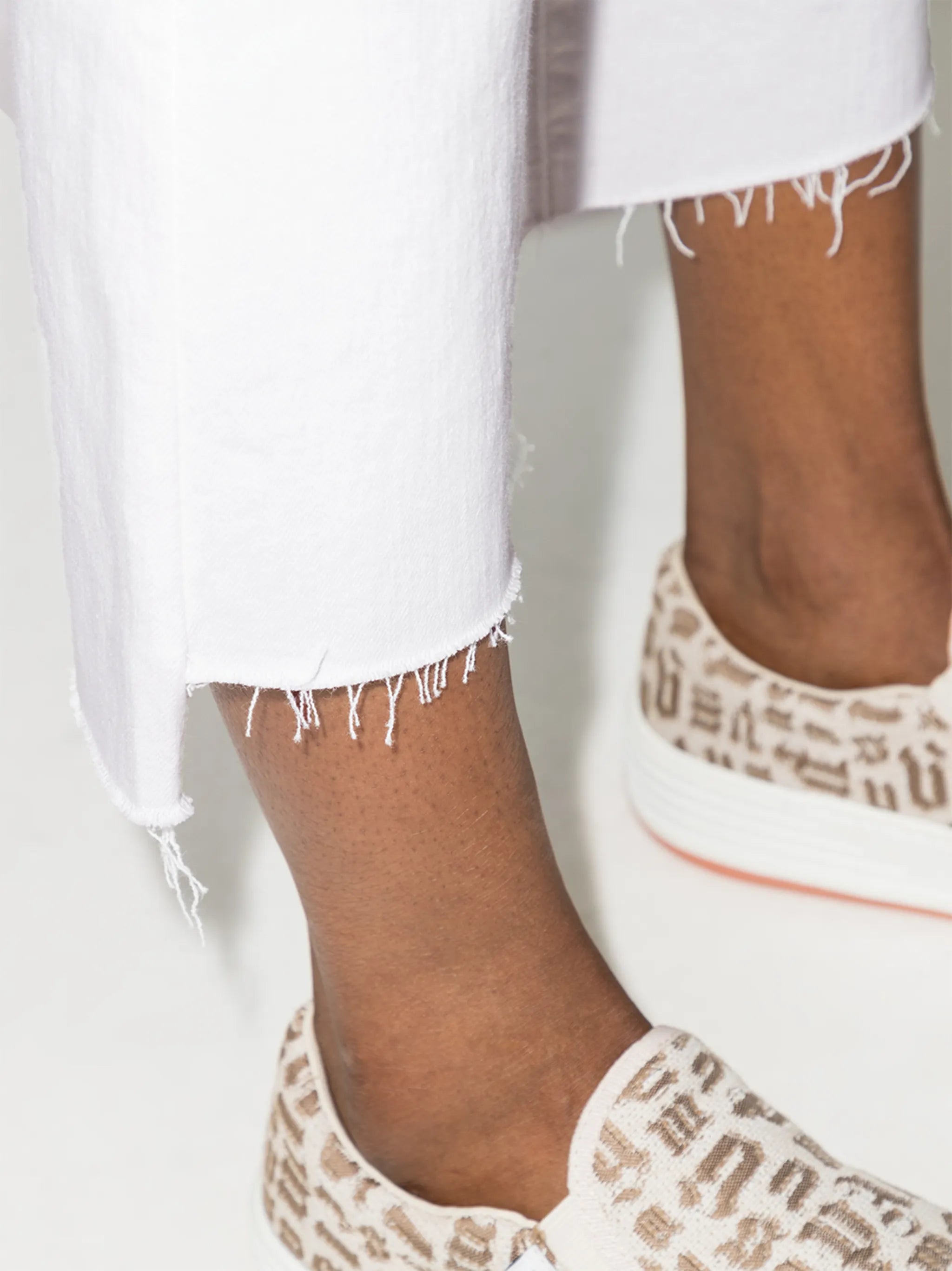 The Insider Crop Step Fray jeans