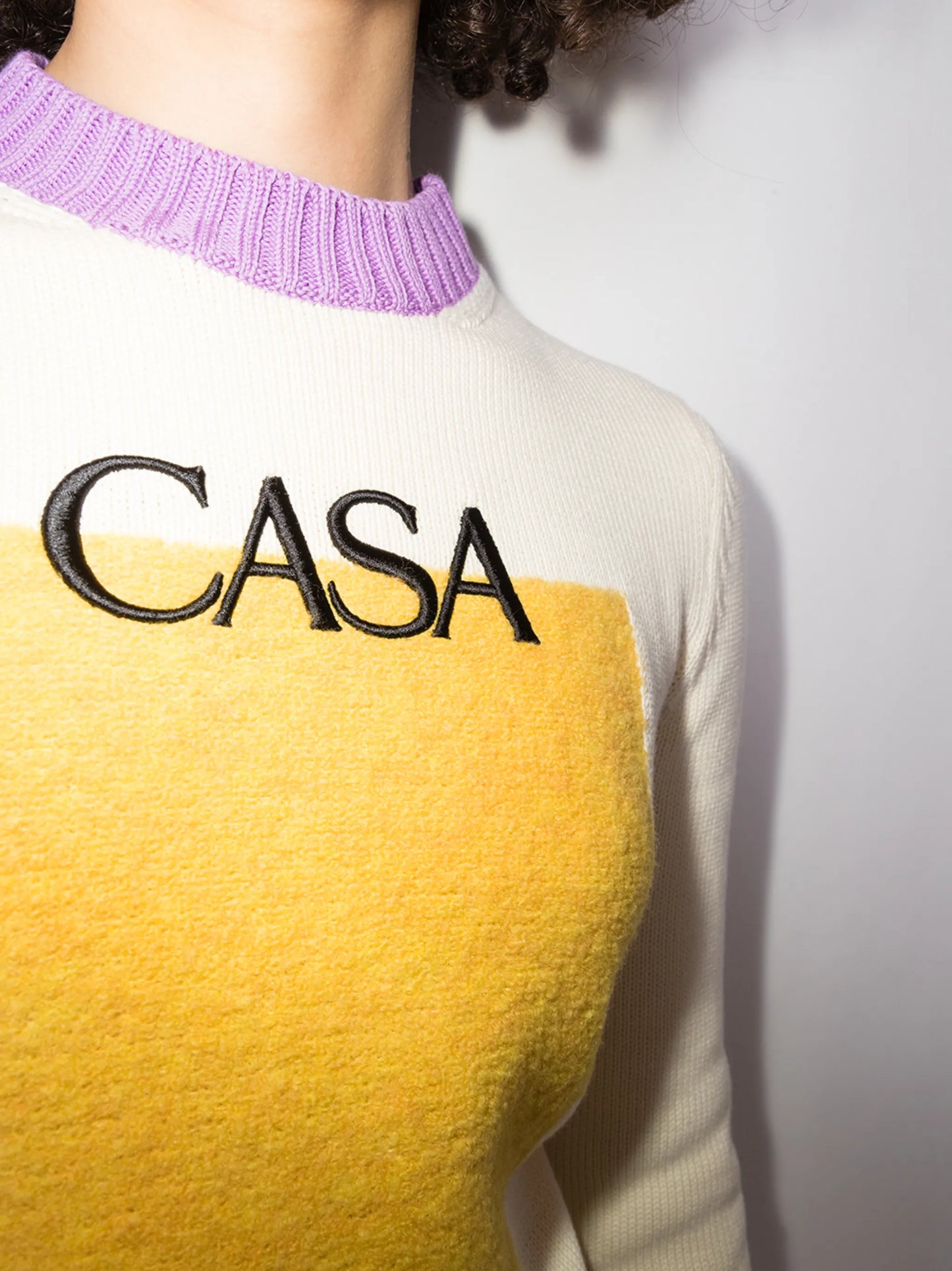 logo-embroidered colour block jumper