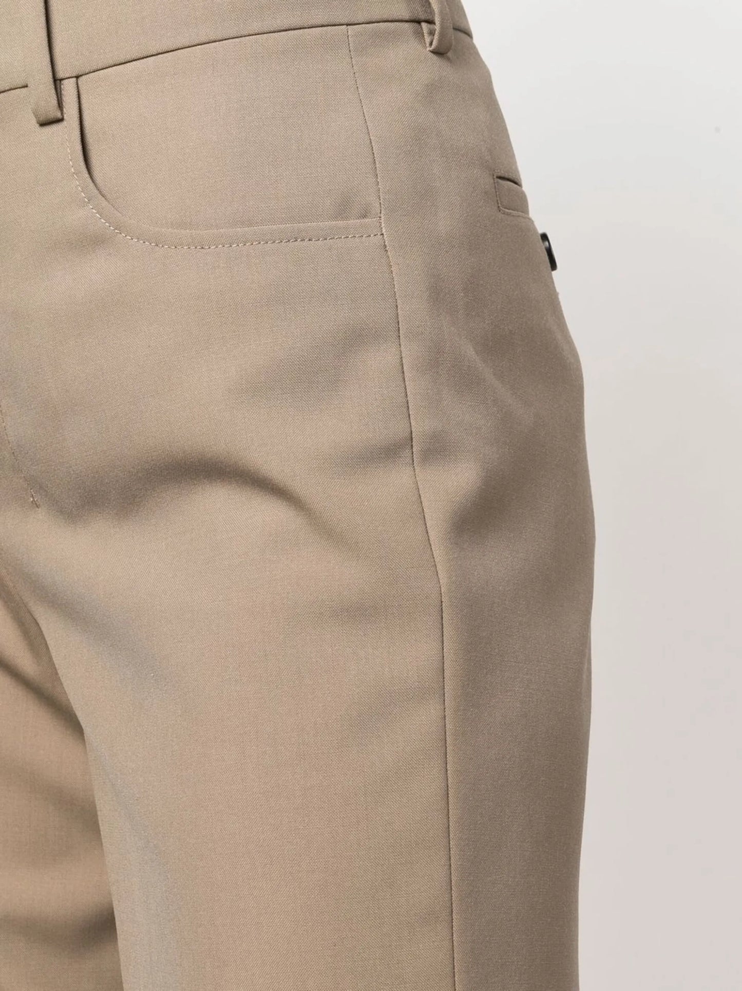 tailored knee-length shorts