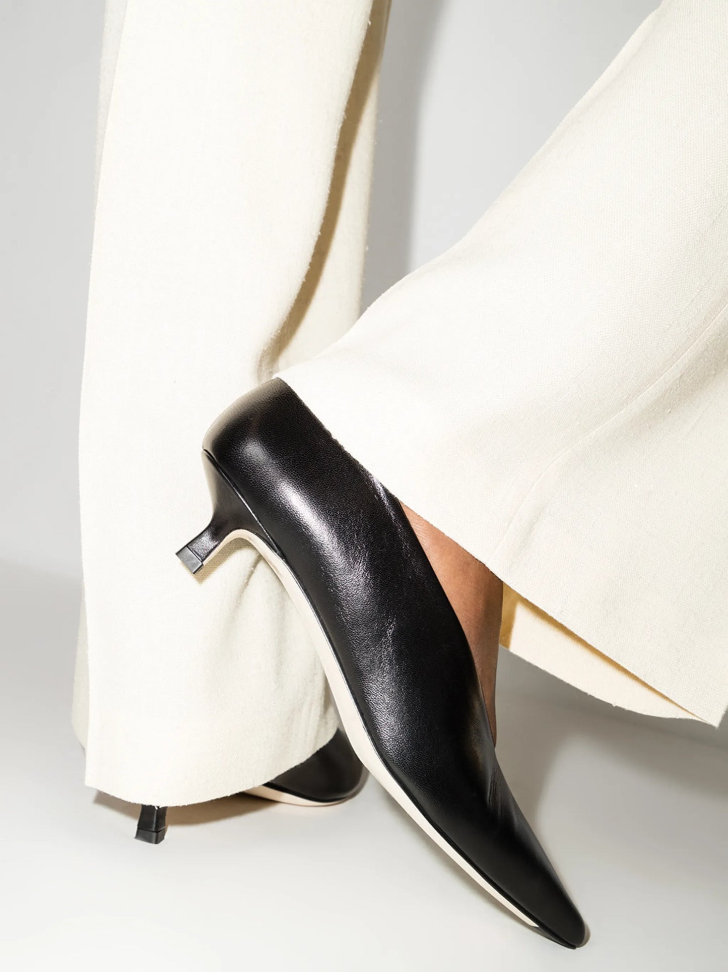 Clara kitten-heel pumps