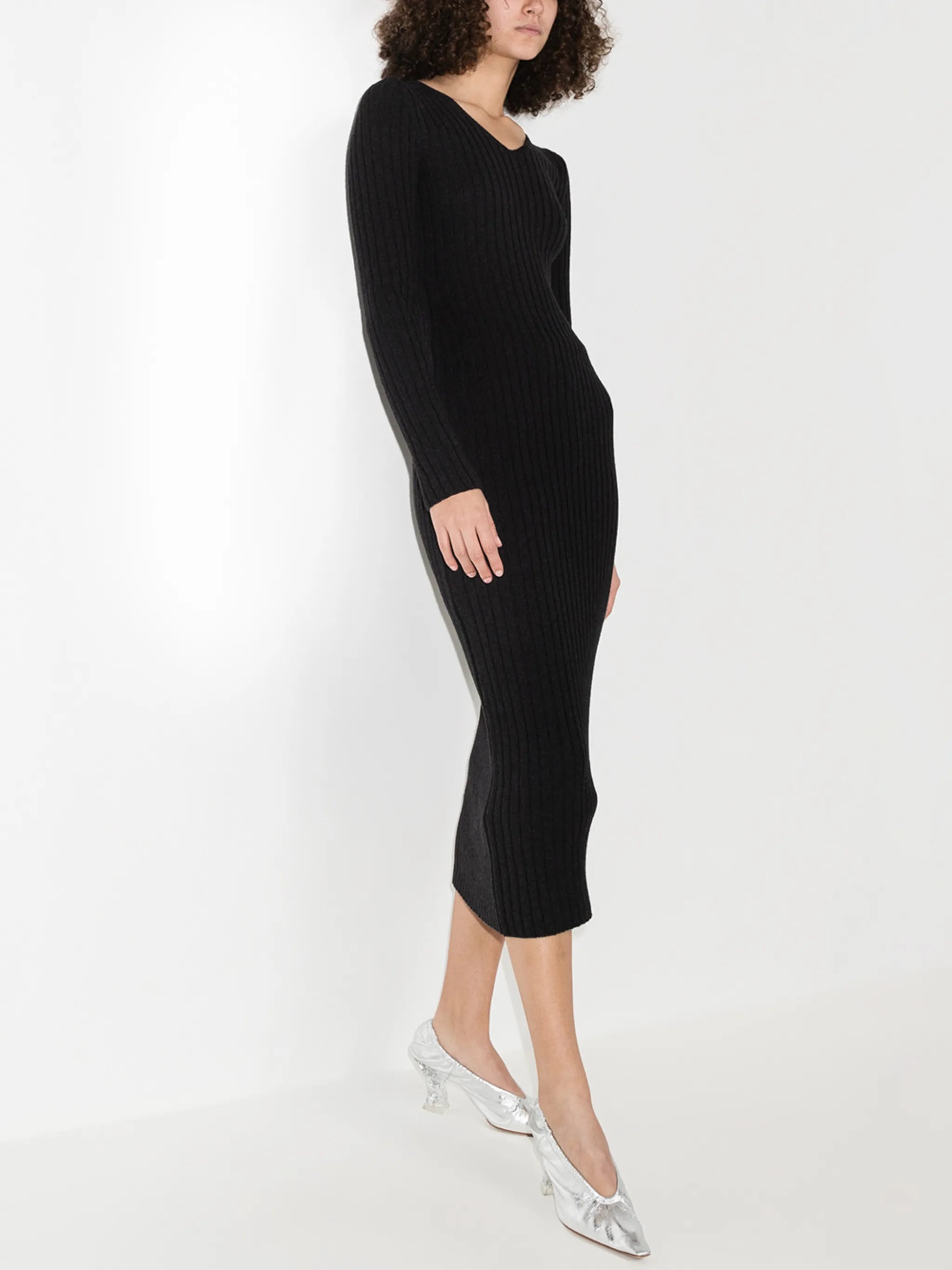 ribbed V-neck midi dress