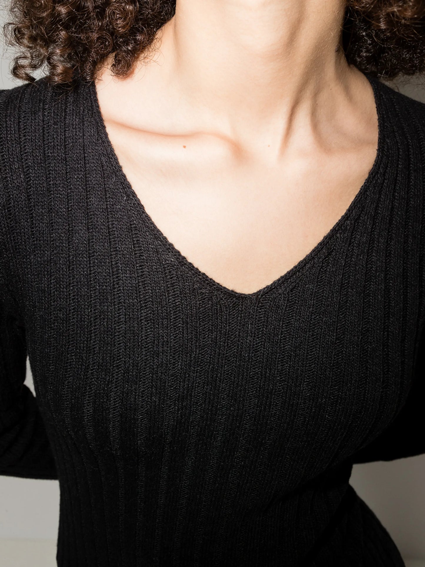 ribbed V-neck midi dress