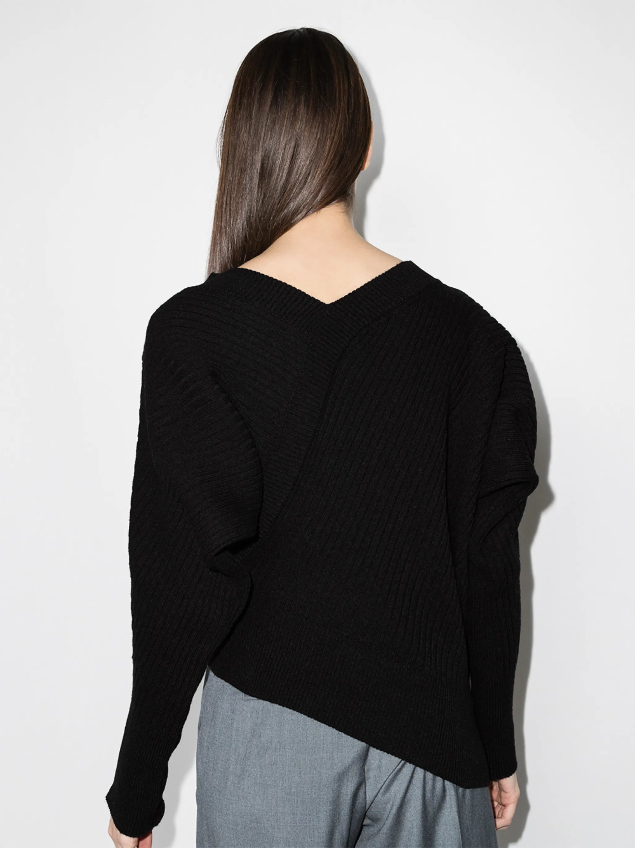 Unbalance asymmetric ribbed jumper