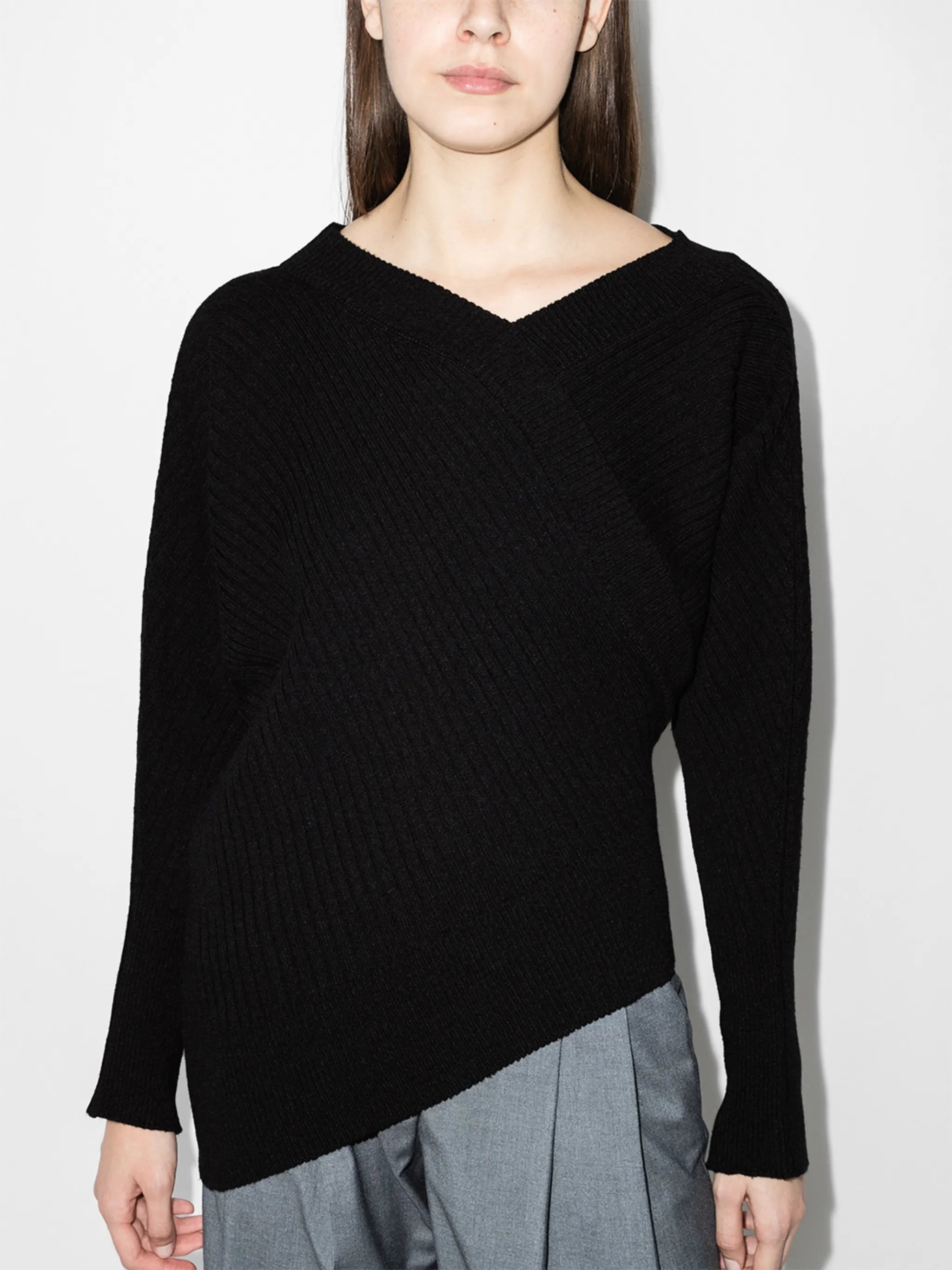 Unbalance asymmetric ribbed jumper