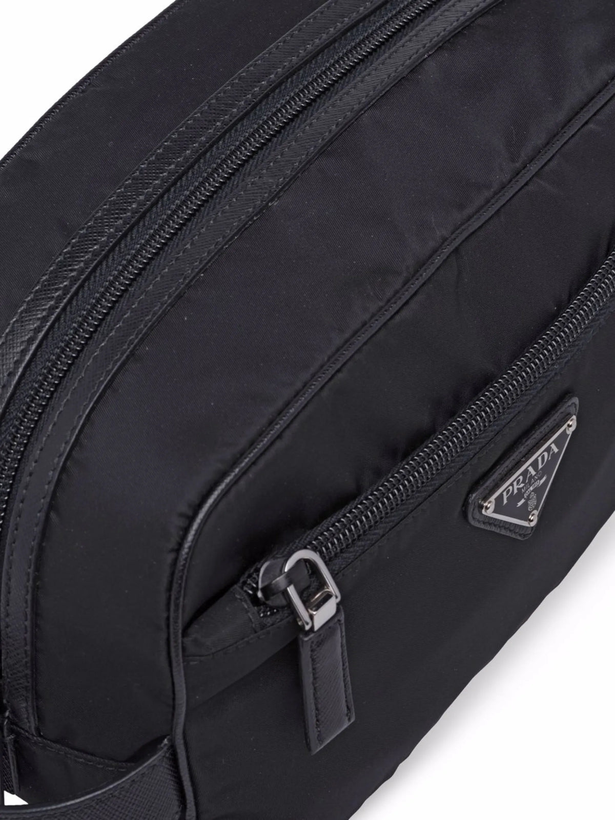logo-plaque wash bag