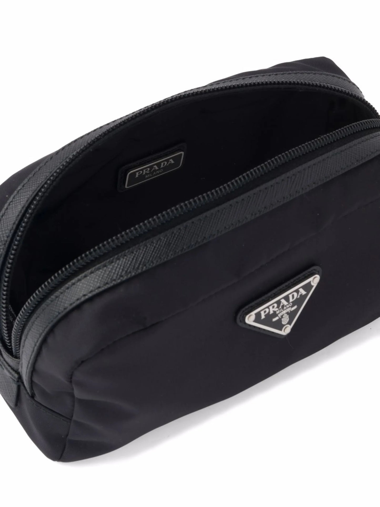 logo-plaque wash bag