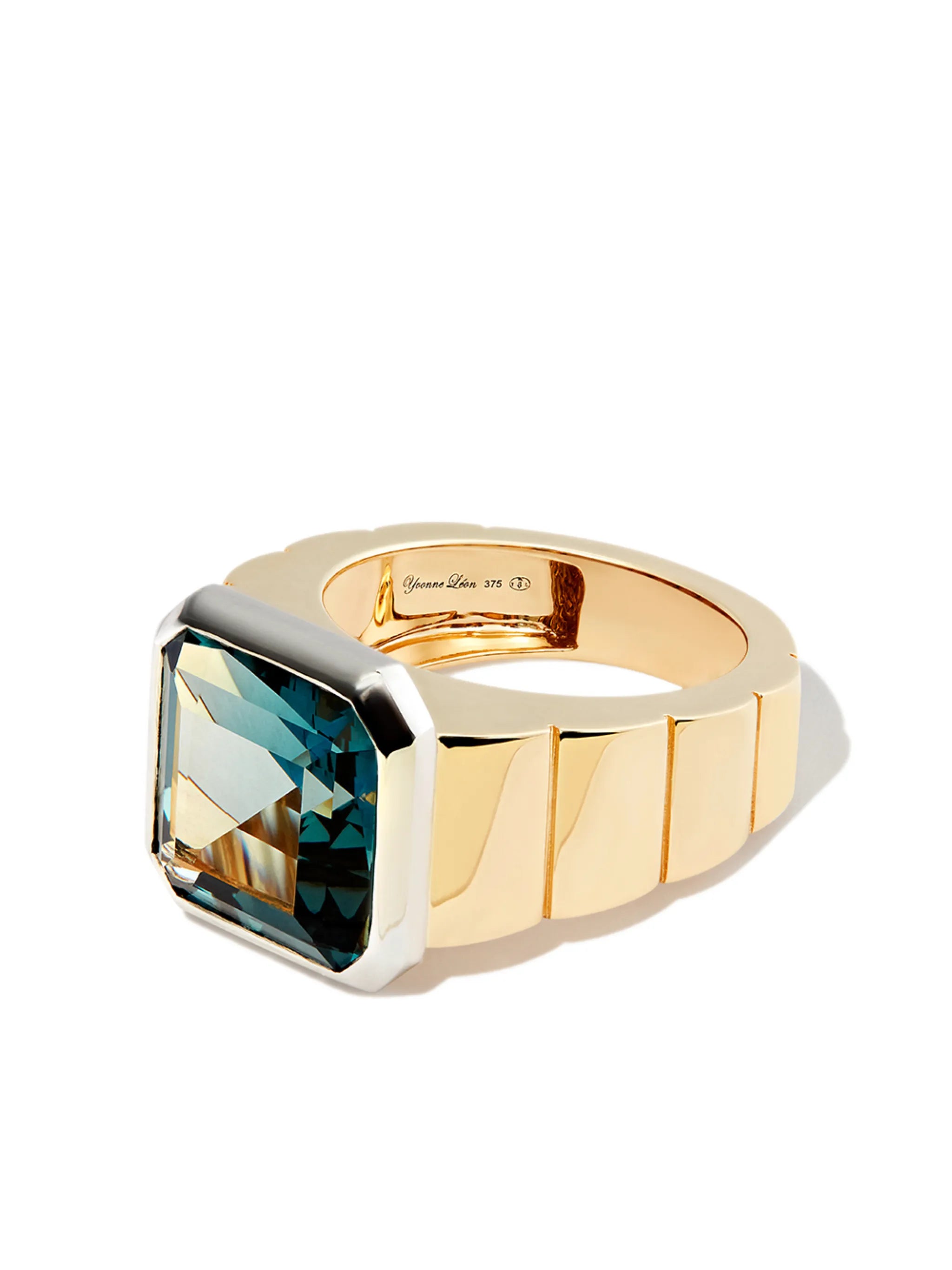 9kt yellow gold princess cut topaz signet ring
