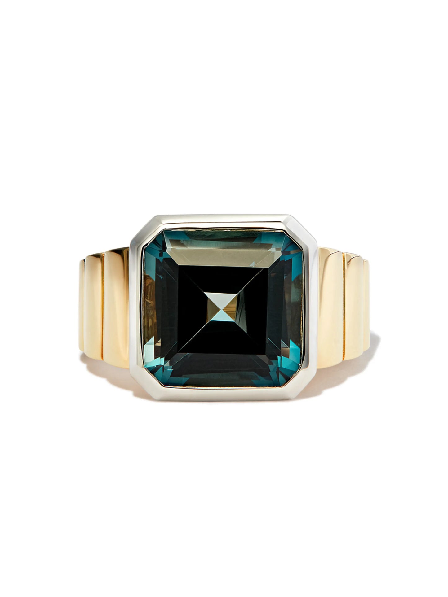 9kt yellow gold princess cut topaz signet ring