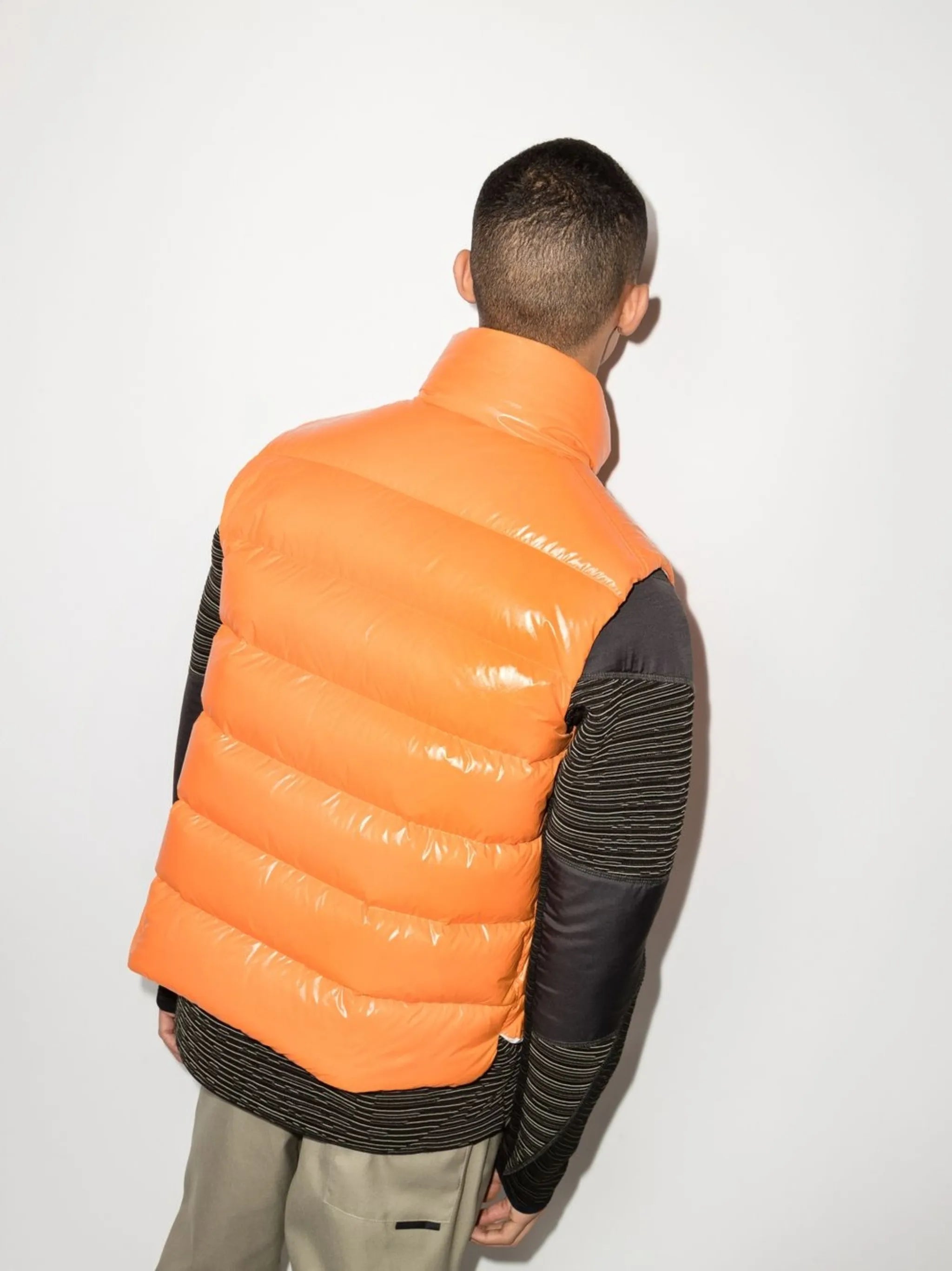 logo-patch zip-up gilet