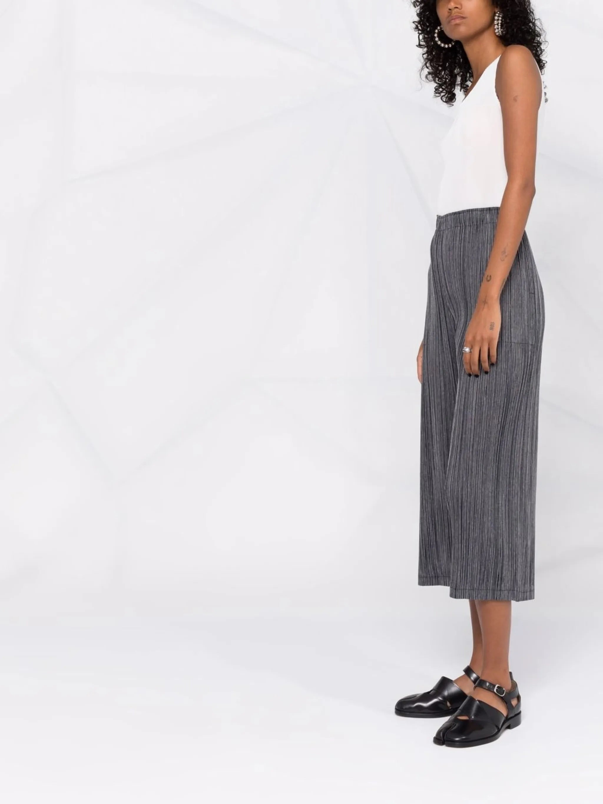 ribbed sleeveless vest