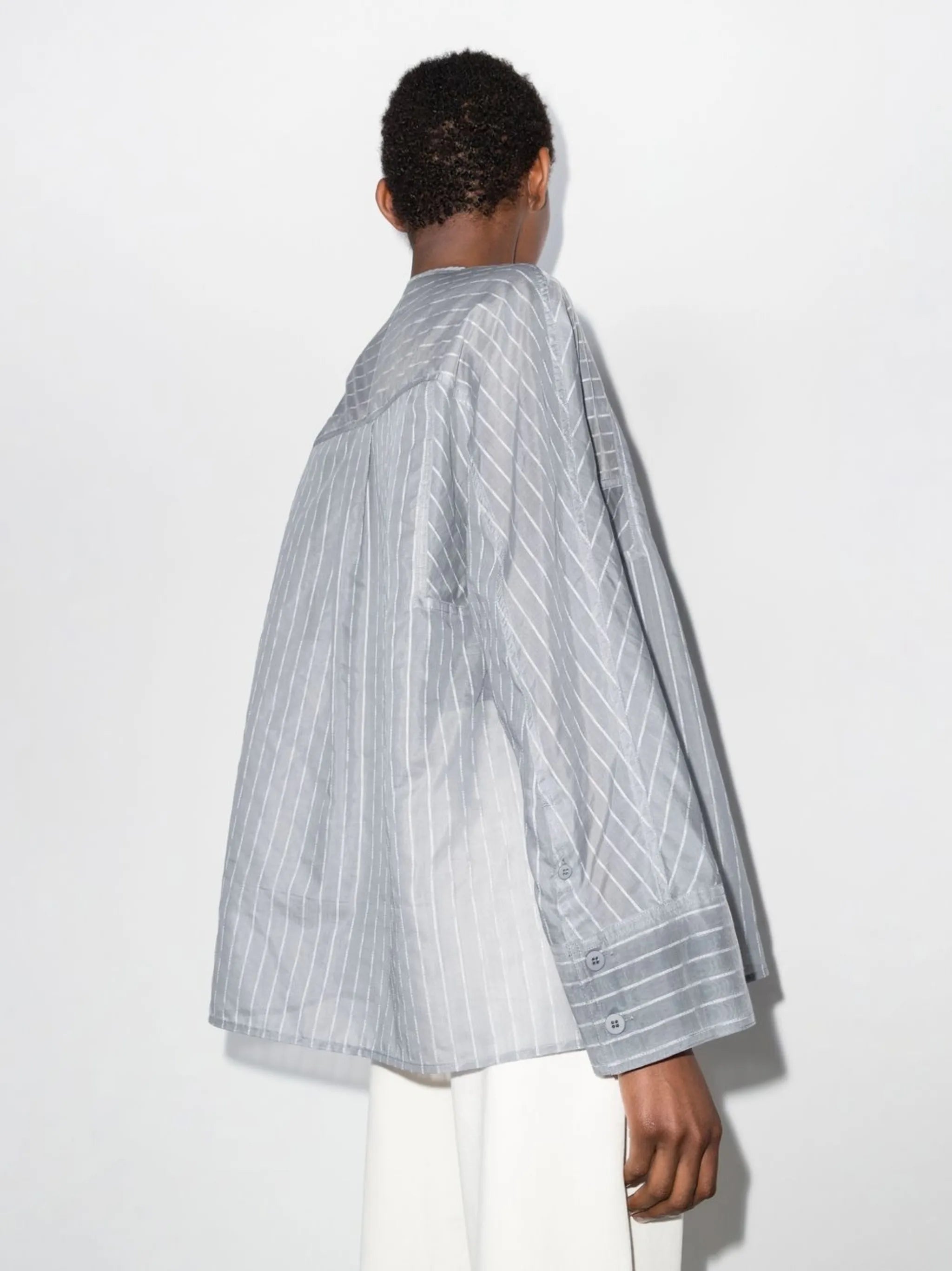 collarless T-pattern shirt