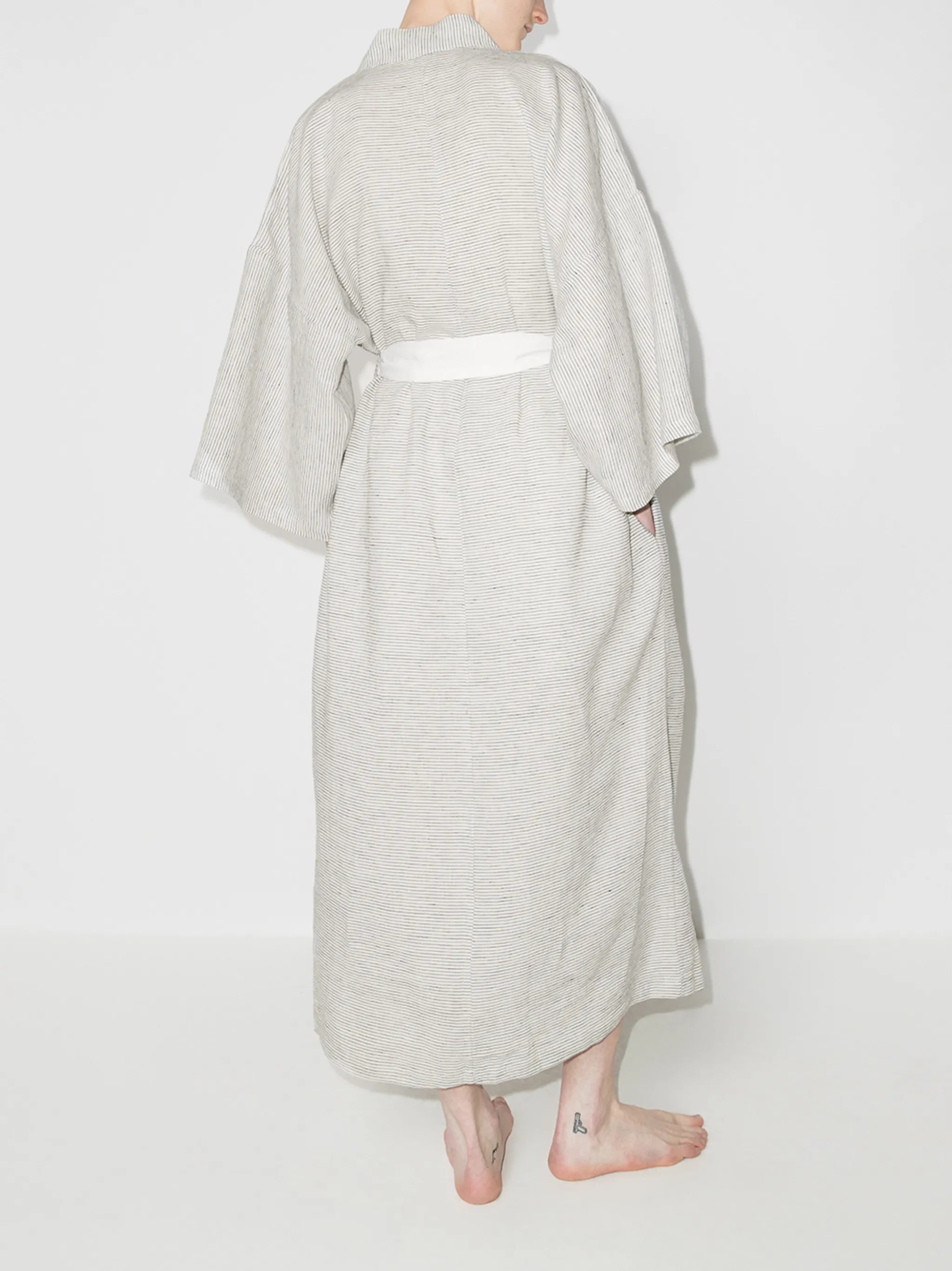 The 02 tied-waist robe