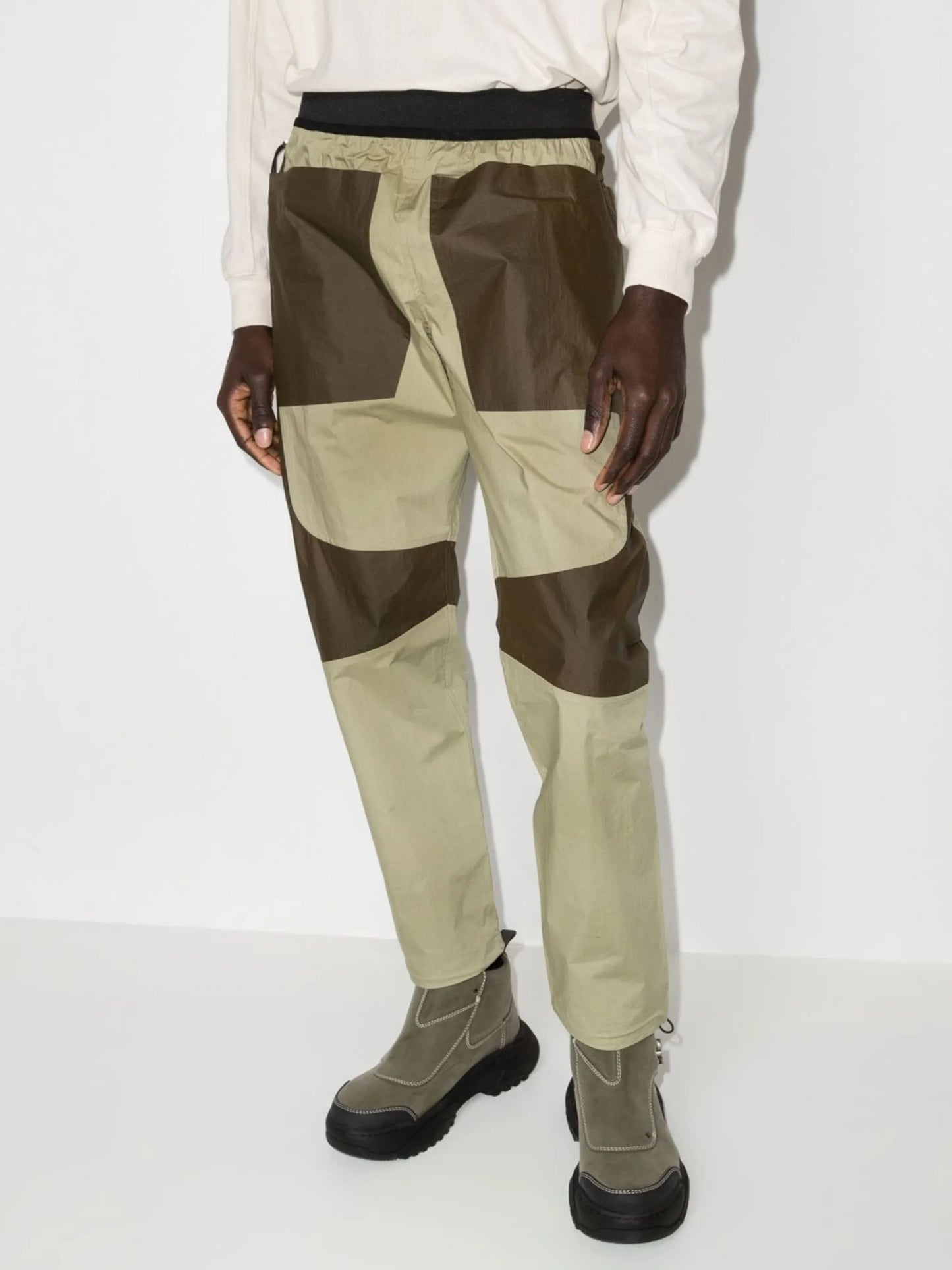 colour-block straight-leg trousers