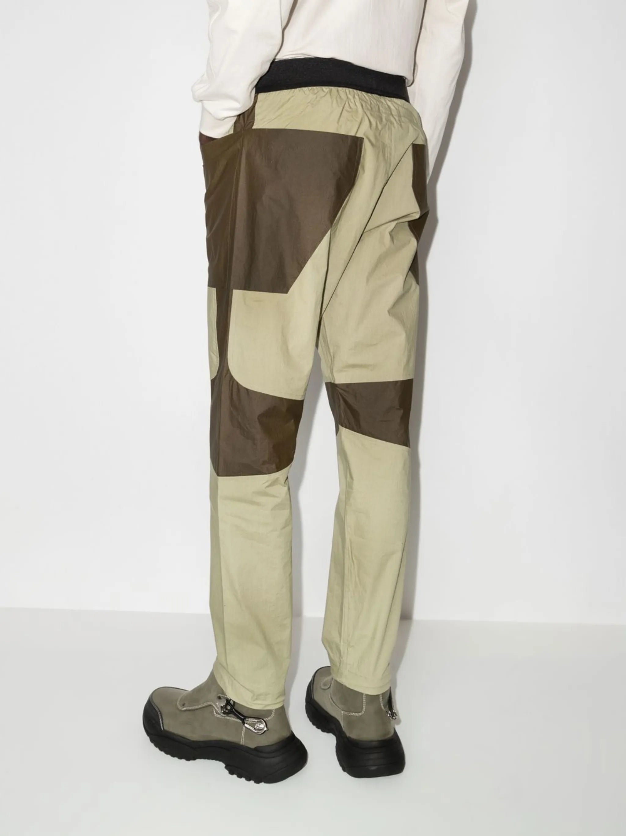 colour-block straight-leg trousers