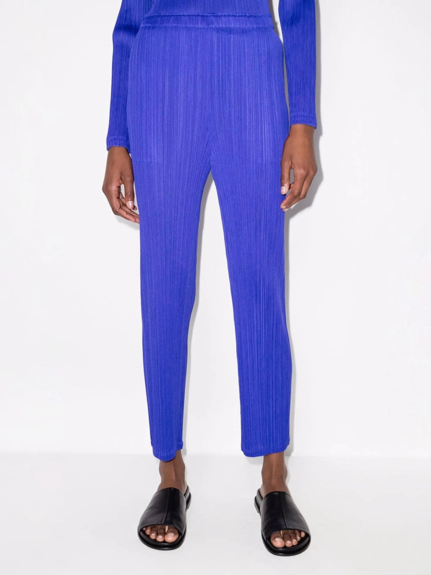 Monthly Colours January plissé trousers