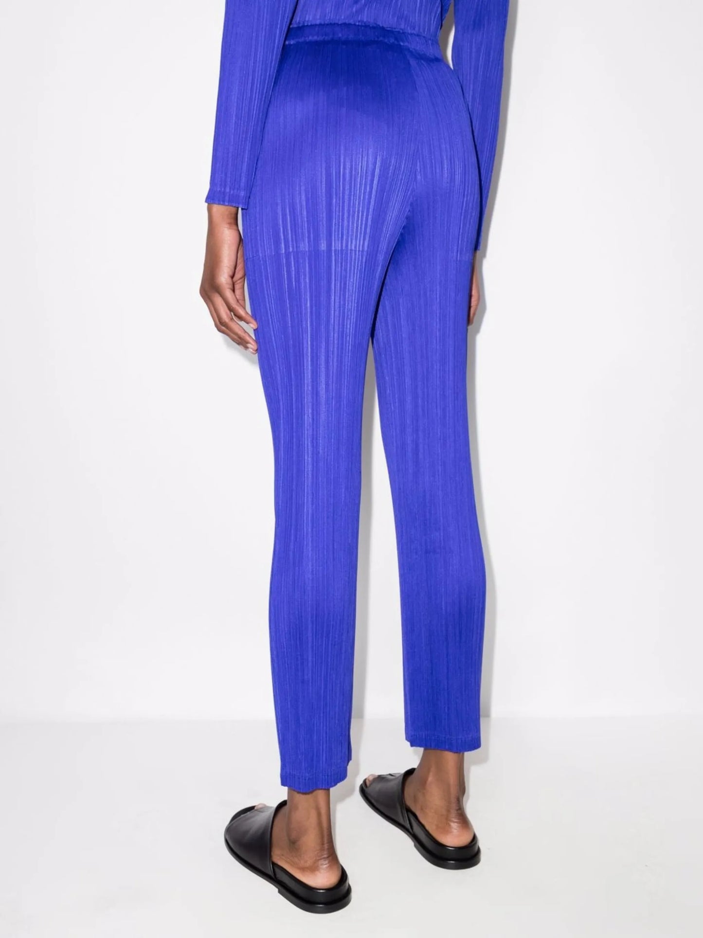 Monthly Colours January plissé trousers