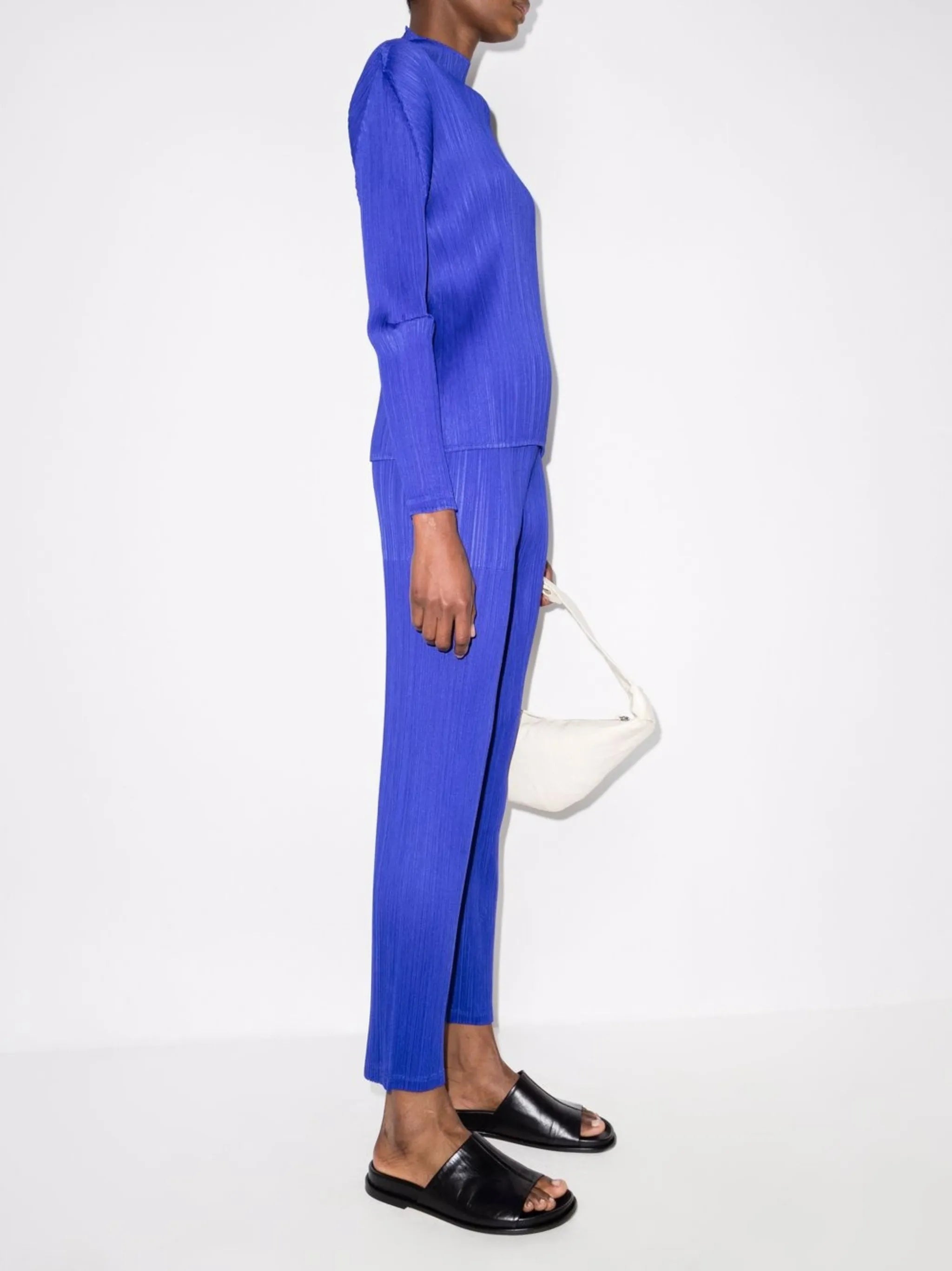 Monthly Colours January plissé trousers