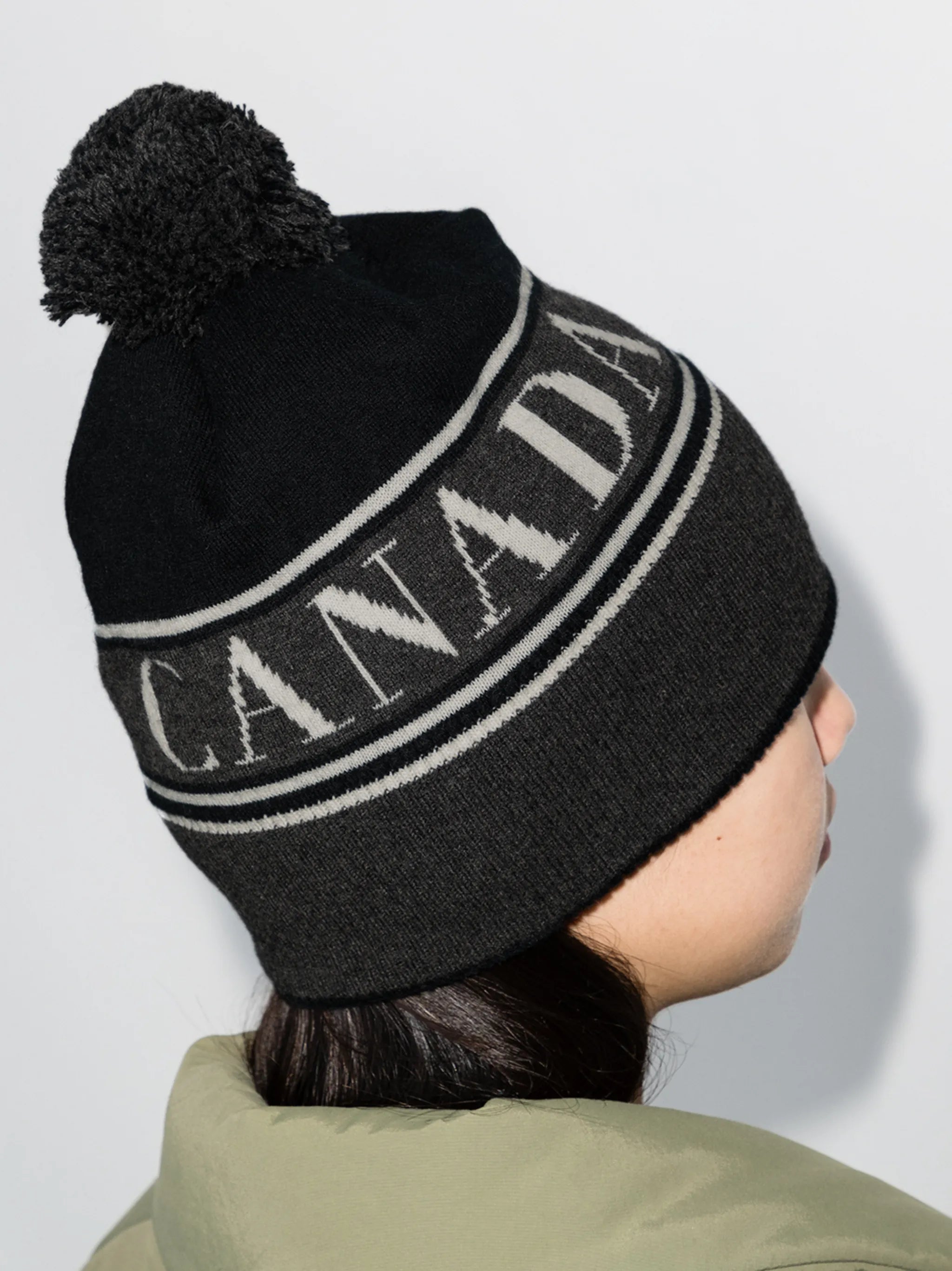 Pom striped logo beanie