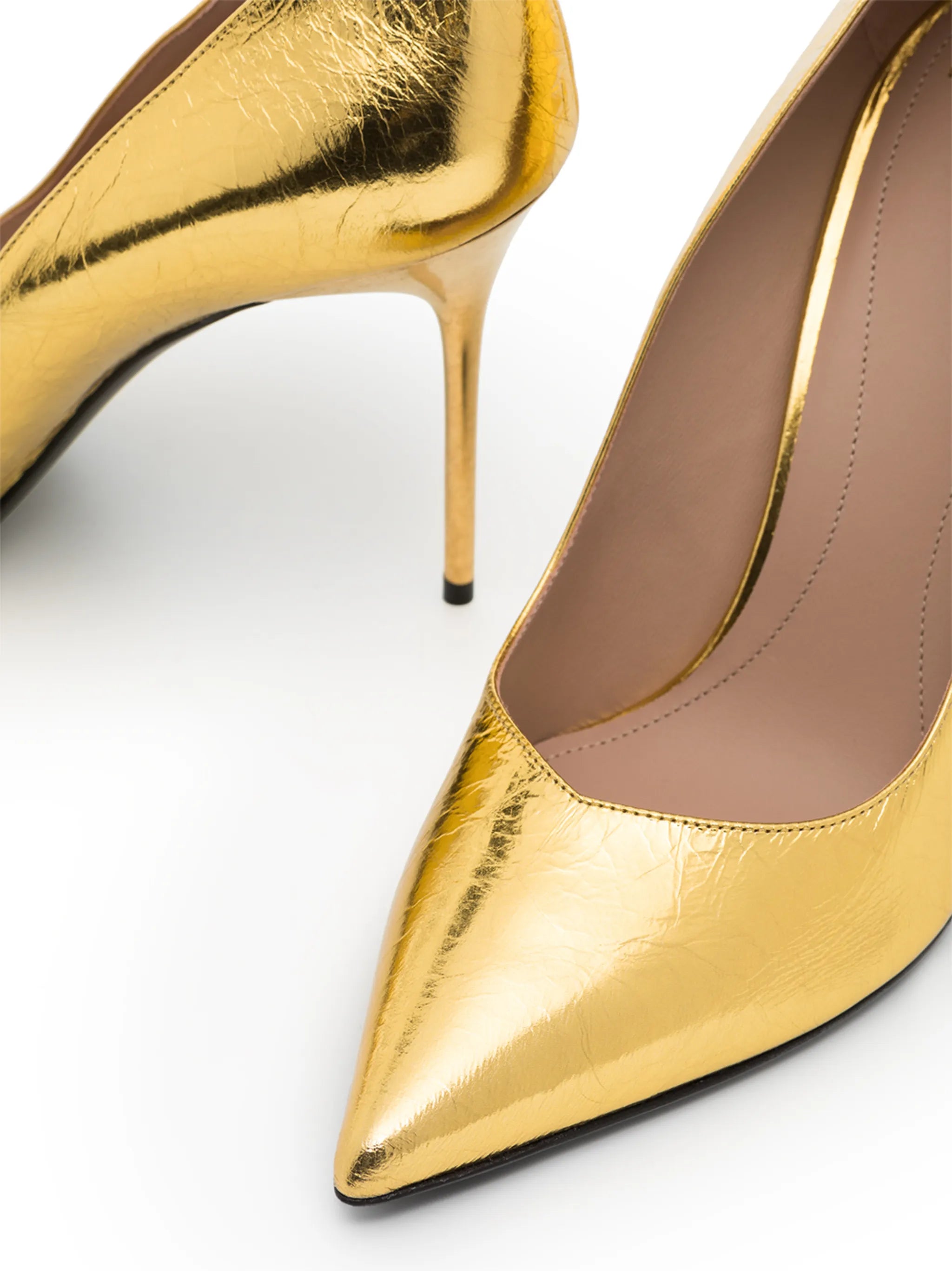 Ruby metallic pumps