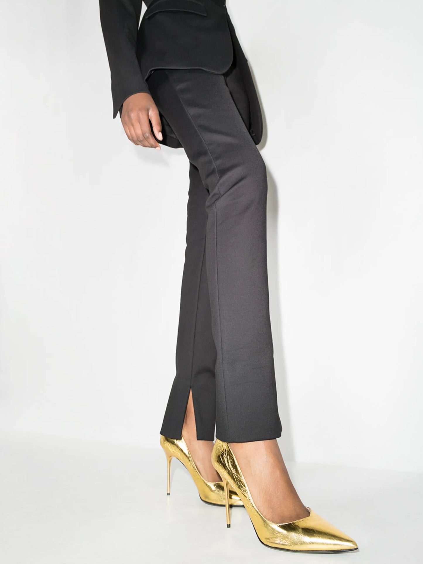 Ruby metallic pumps