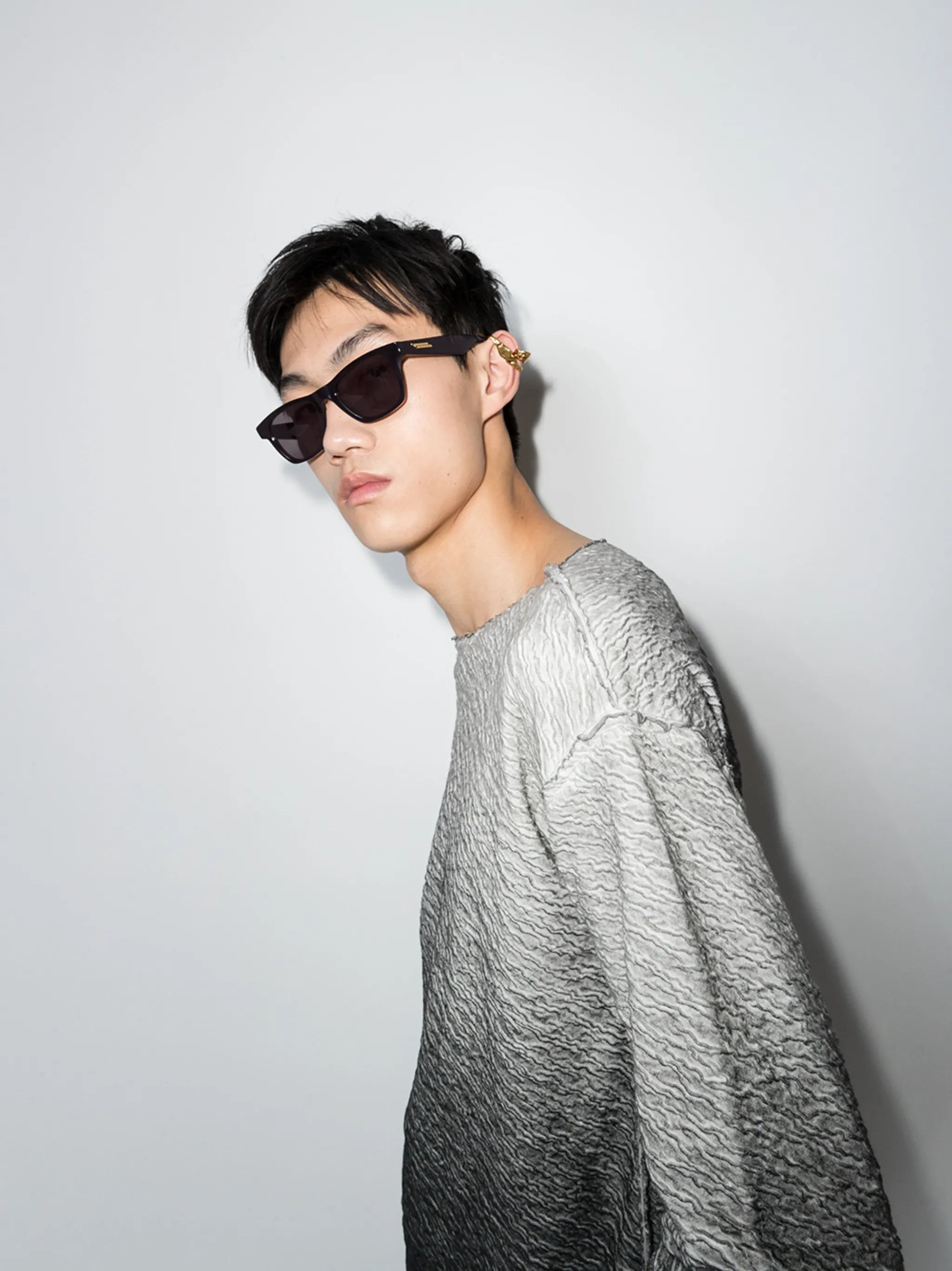 wayfarer-frame sunglasses