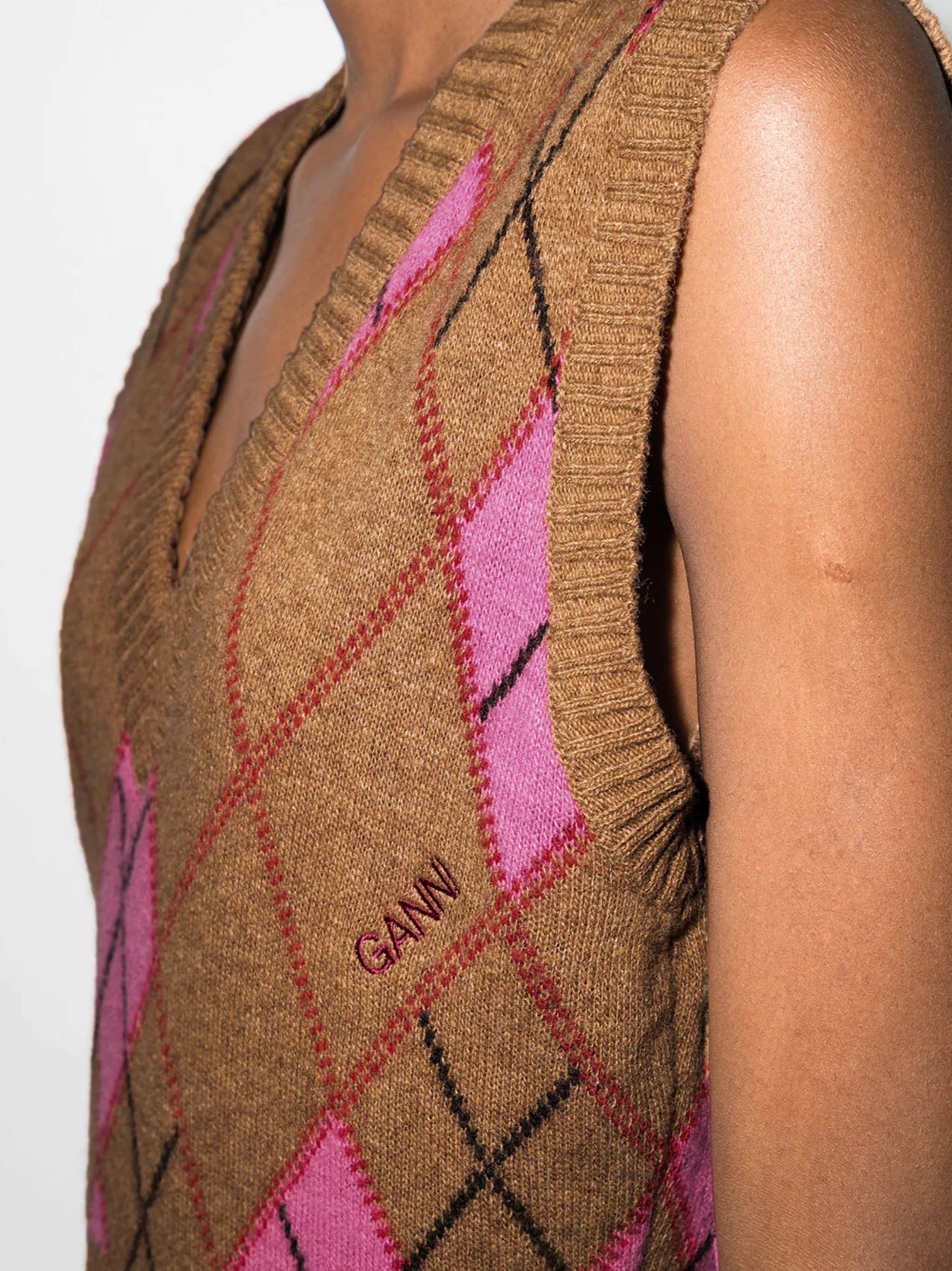 argyle pattern V-neck vest