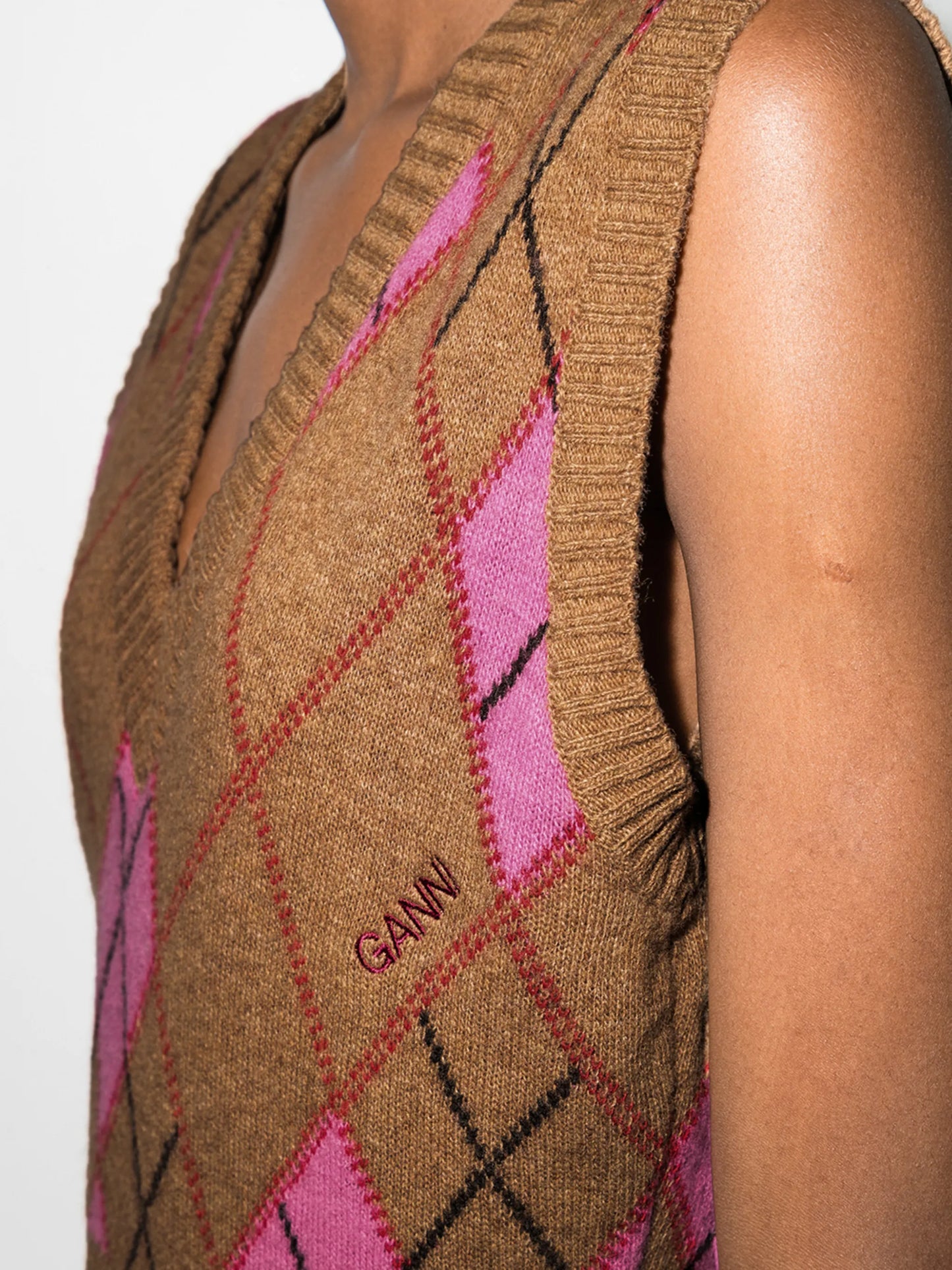 argyle pattern V-neck vest