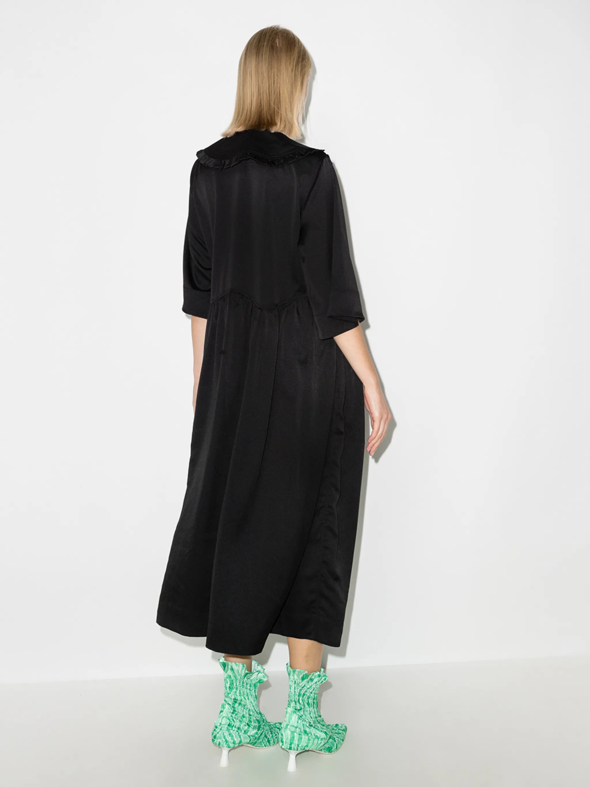 large Peter Pan collar midi dress