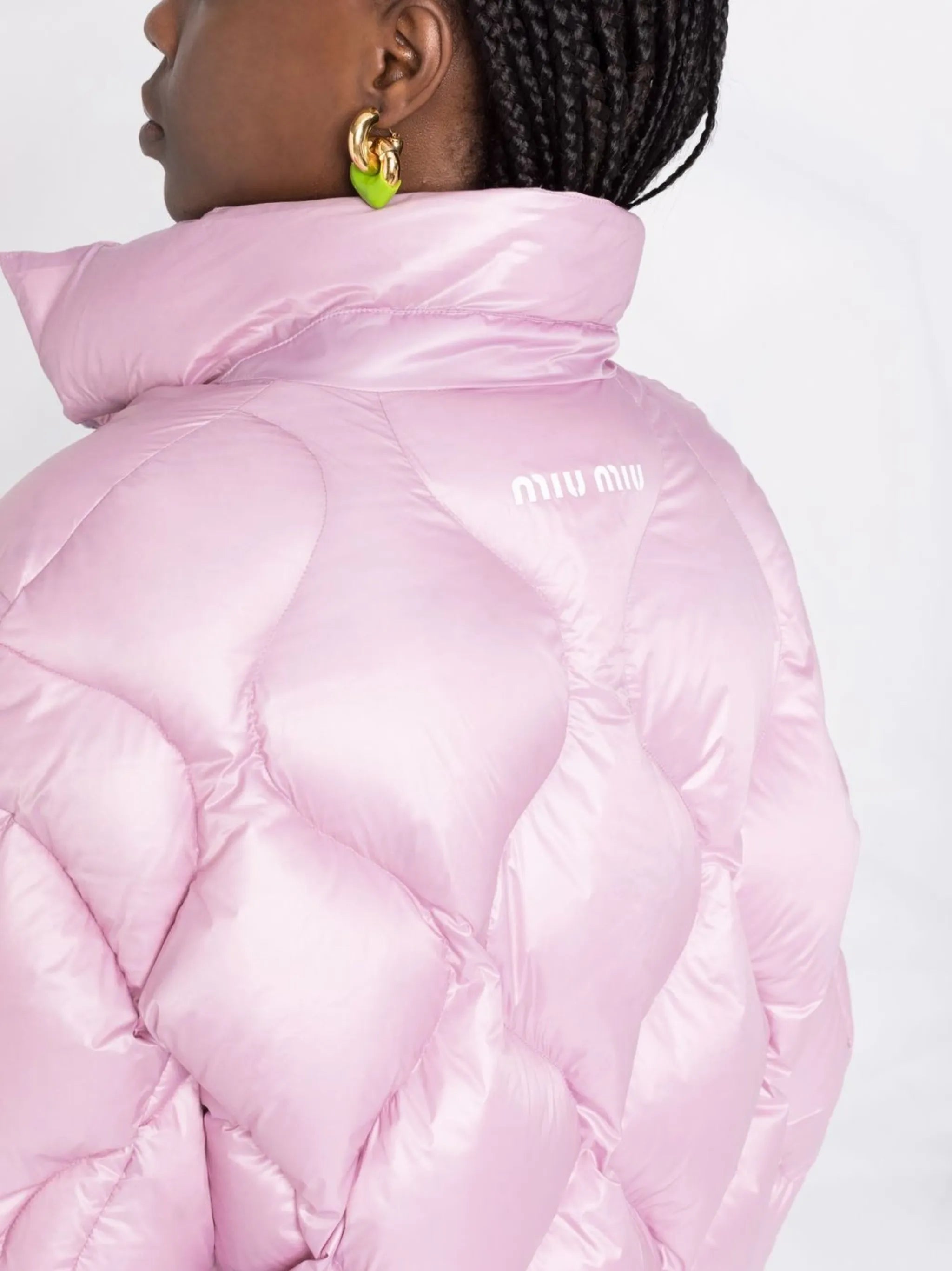 zip-fastening padded jacket