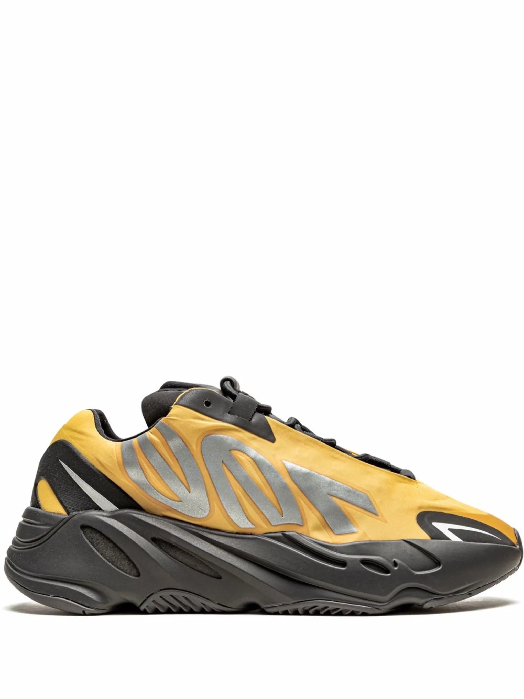 YEEZY 700 MNVN 