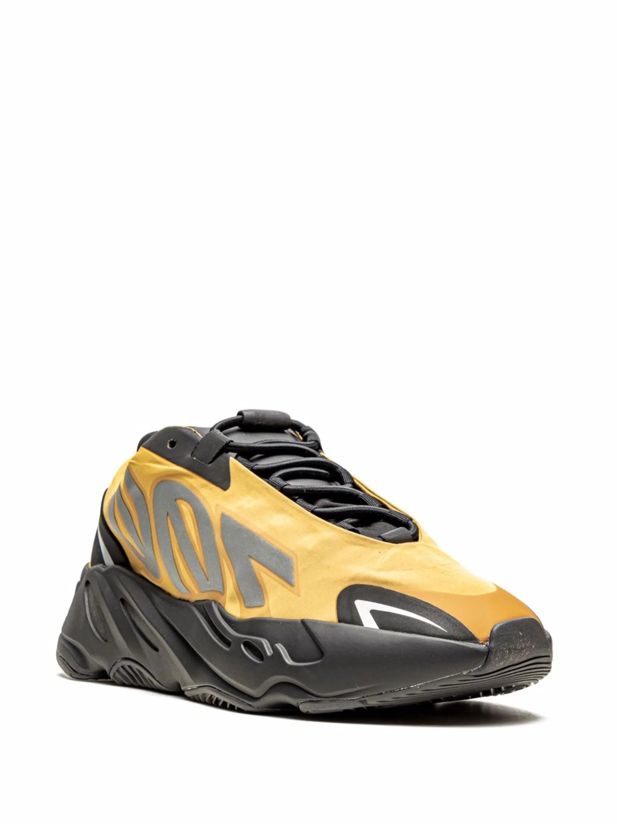 YEEZY 700 MNVN 
