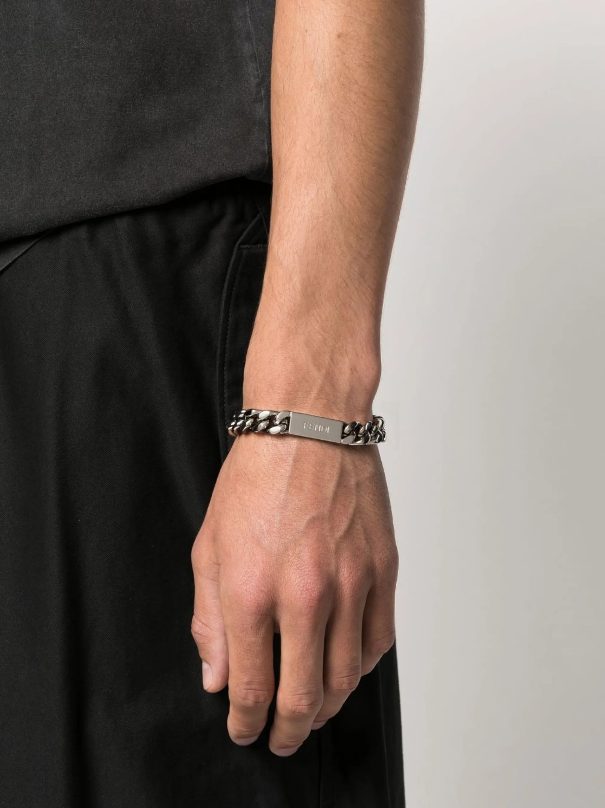 logo-engraved bracelet