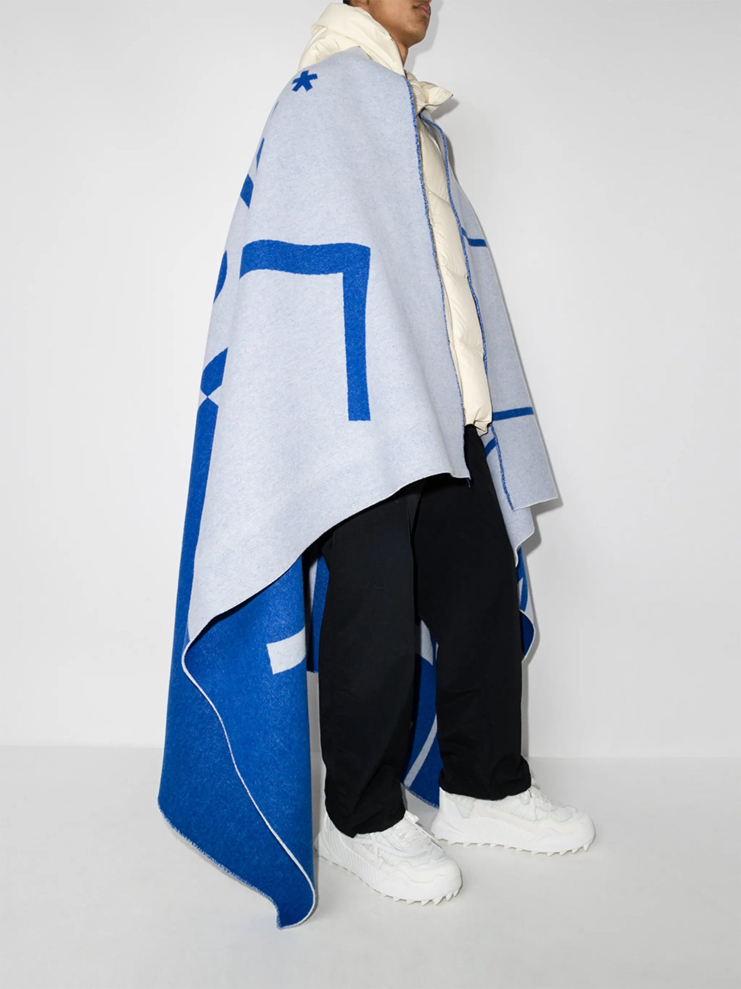 intarsia-knit logo blanket scarf