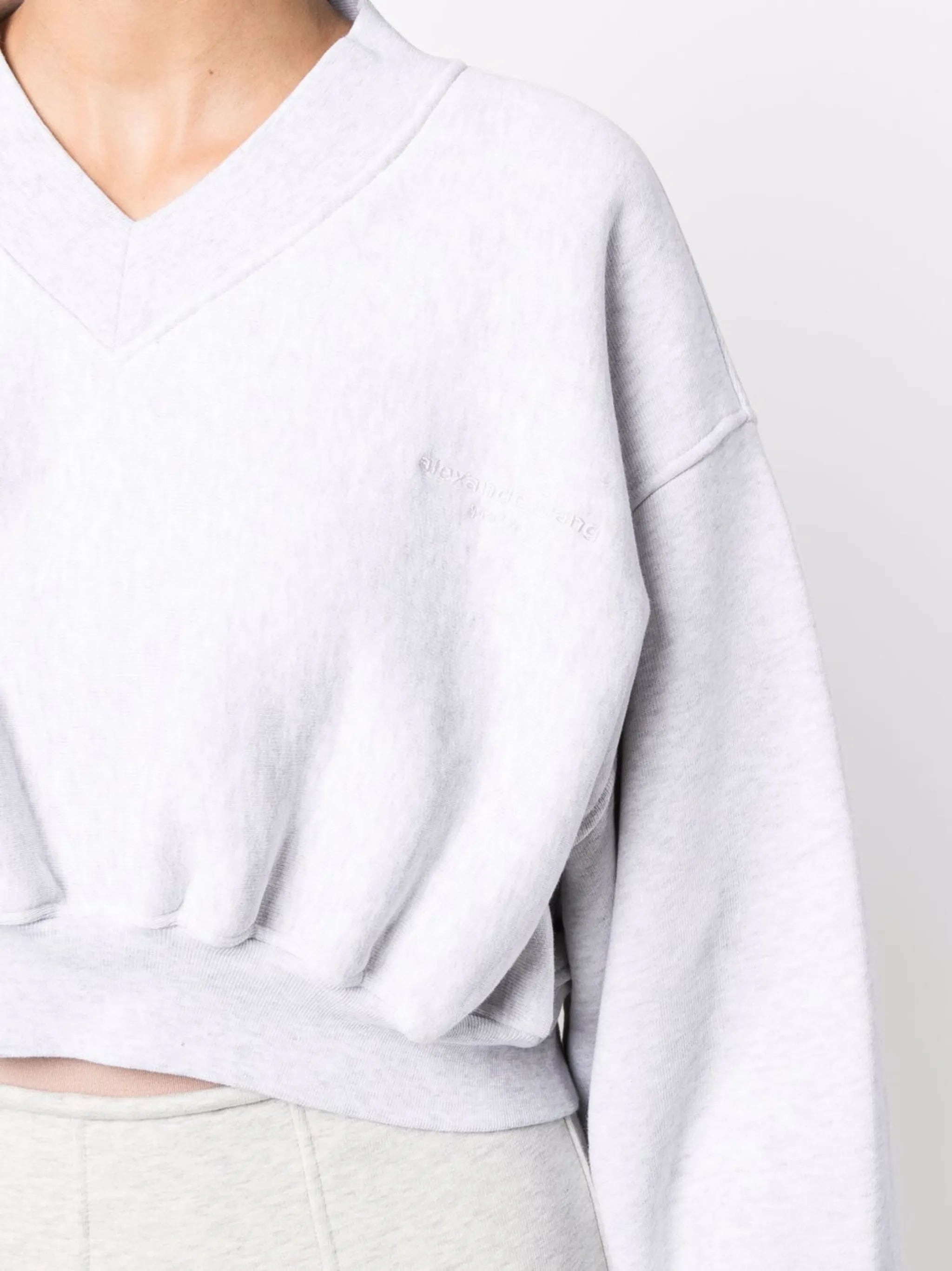 V-neck cropped pullover