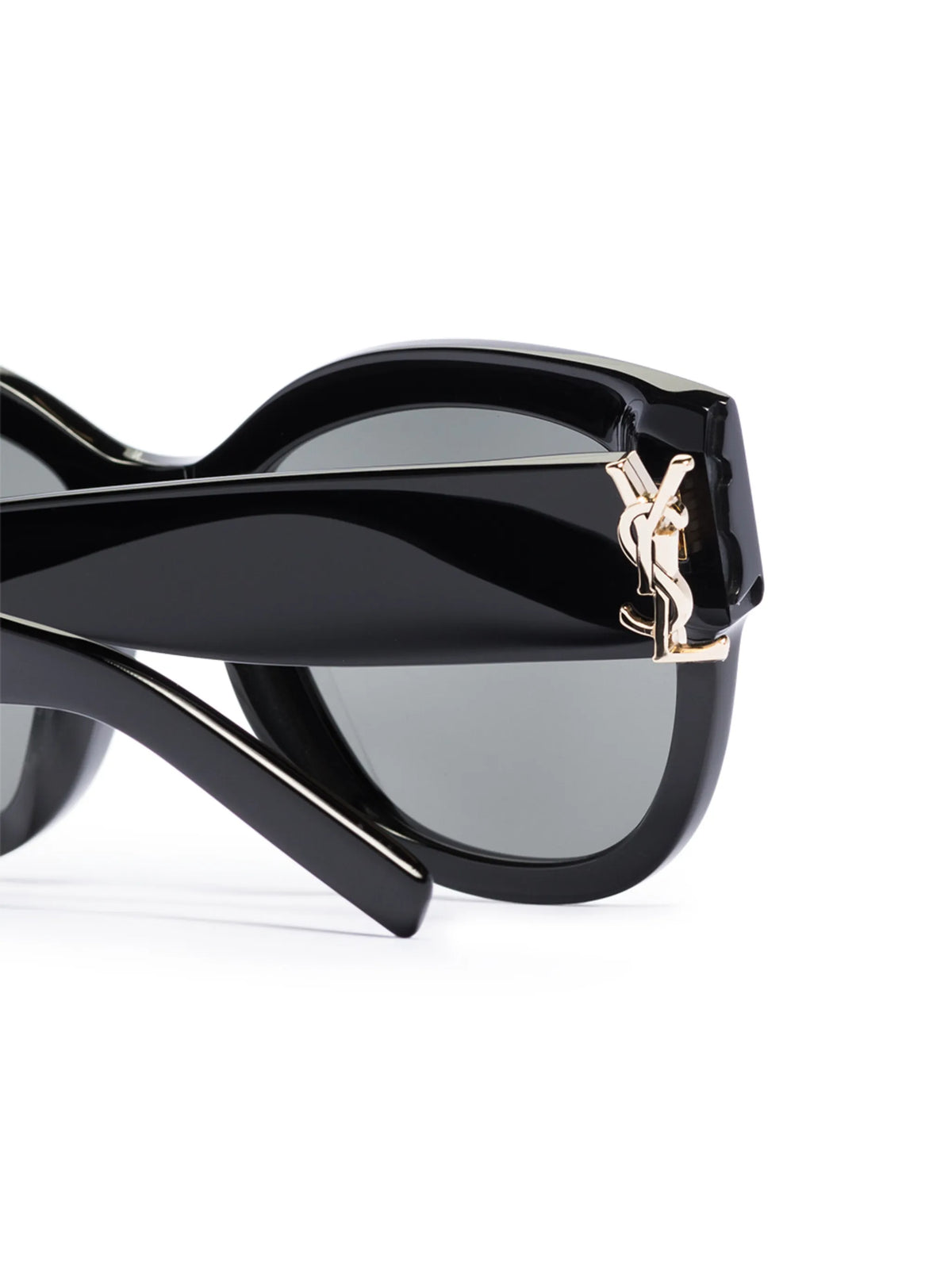 oversized-frame sunglasses