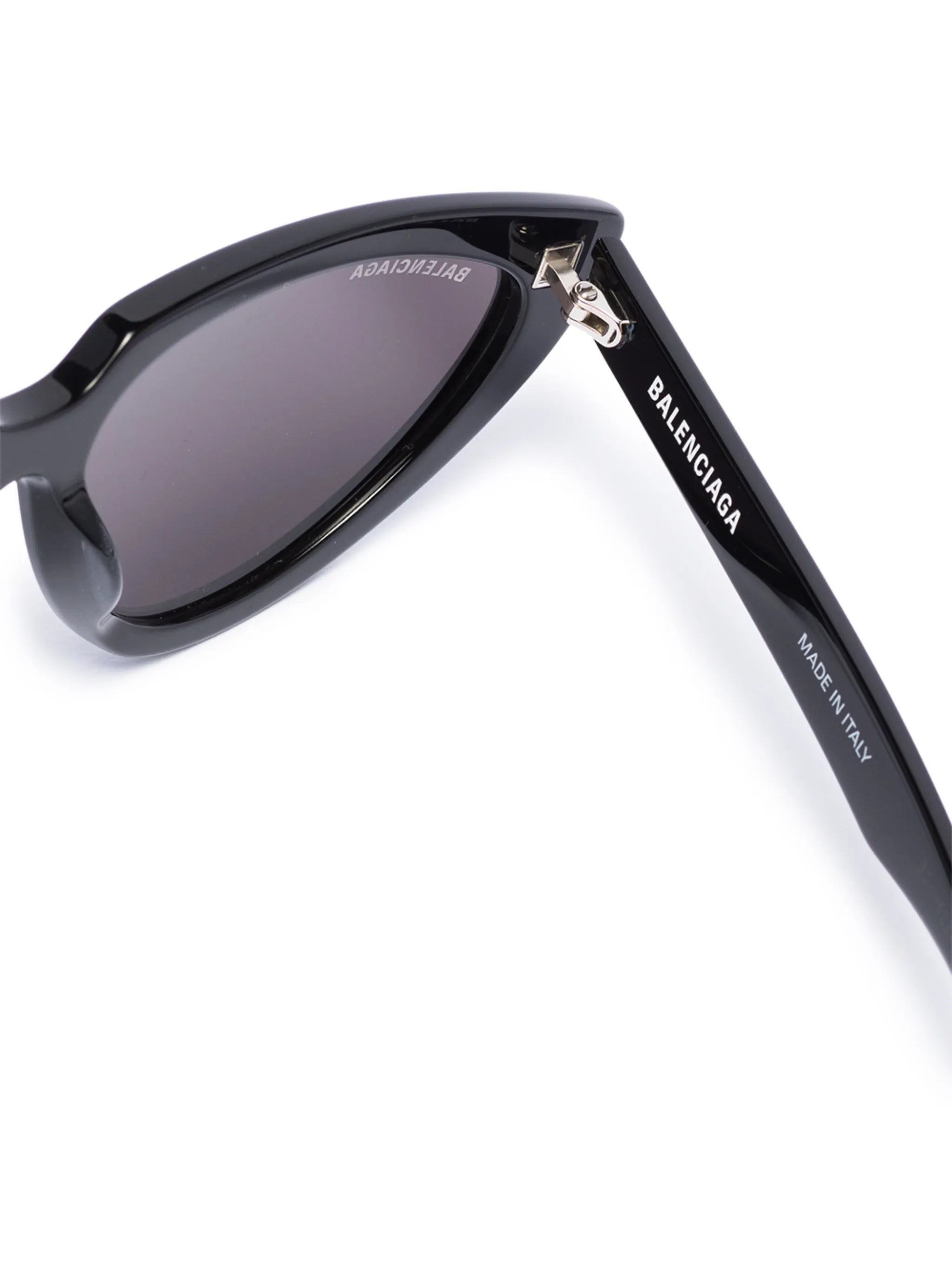 Elongated cat-eye sunglasses